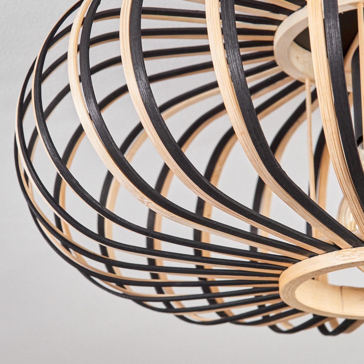hofstein Deckenleuchte moderne Deckenlampe aus Metall/Bambus in Schwarz/Naturfarben, ohne Leuchtmittel, Boho-Design Deckenleuchte, Lichteffekt an d. Decke, Ø 40 cm, 1-flammig