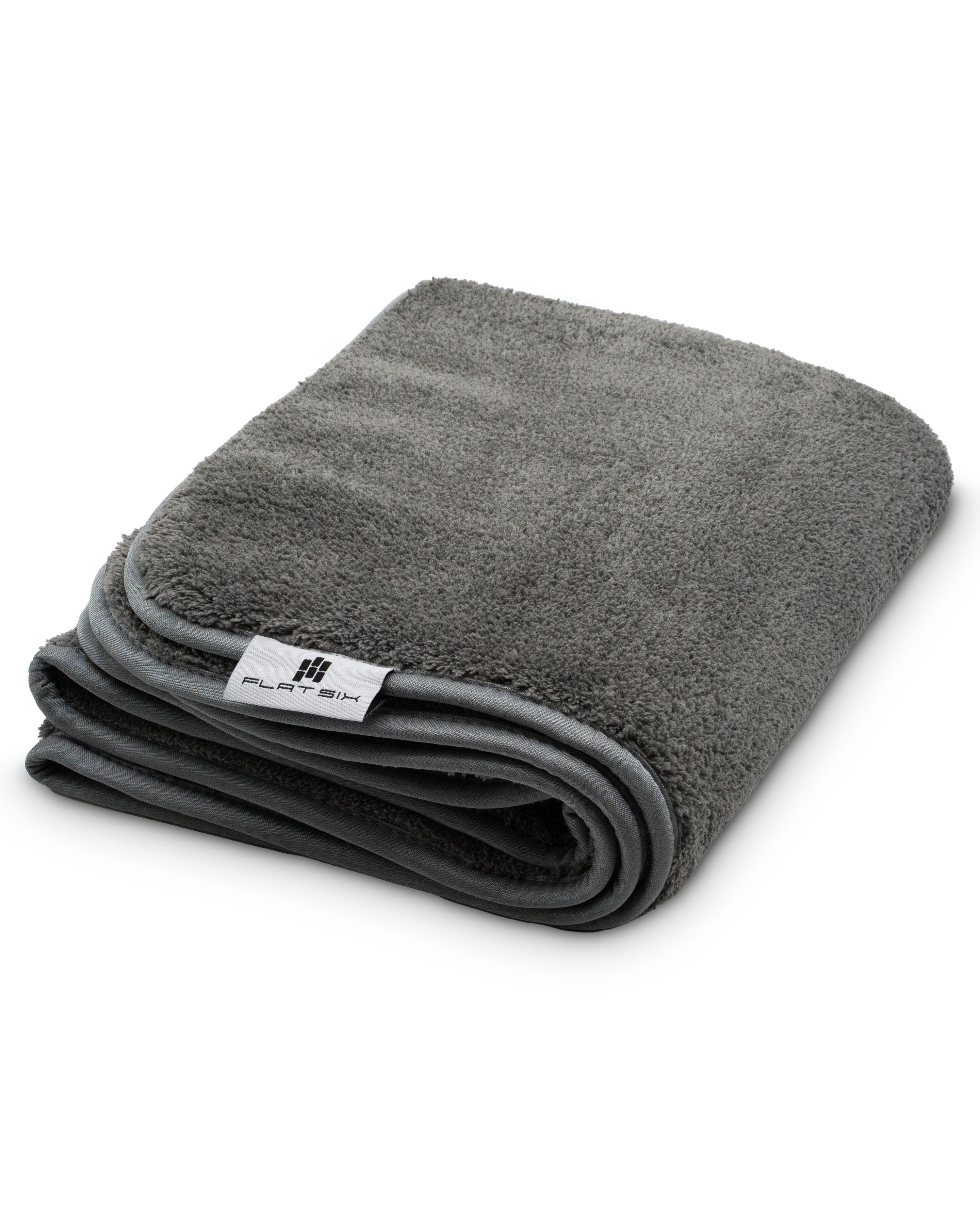 Flat Six Mikrofasertuch – extra großes Trockentuch & Poliertuch für Autopflege Mikrofasertuch (Spar-Set, 2-tlg., 60x90 cm, 1000 GSM, weich, rundvernähte Kanten & lackschonend)