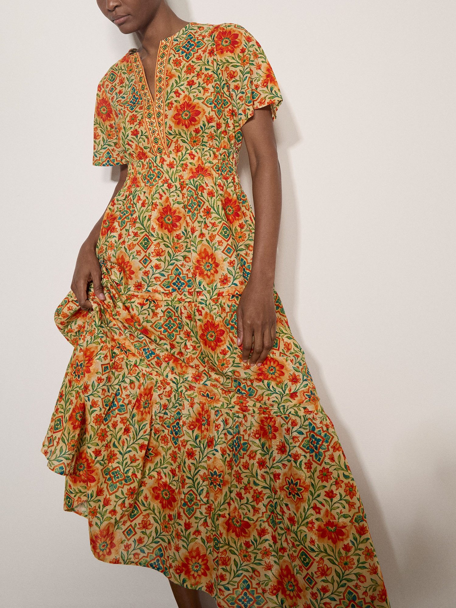 Apricot Druckkleid Blumenkleid mit Volant