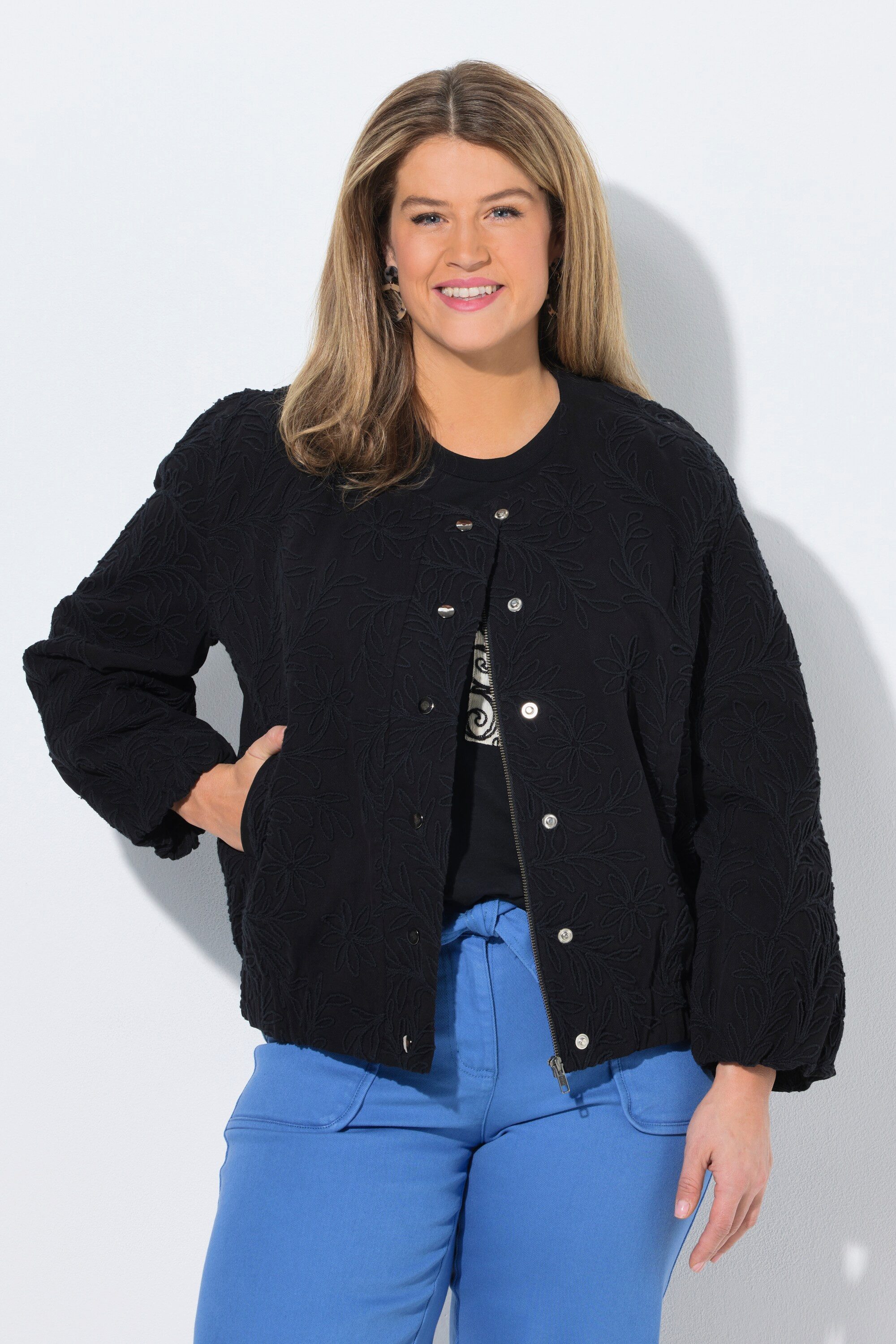 Ulla Popken Kurzjacke Blouson Stickerei Rundhals Elastiksaum Langarm