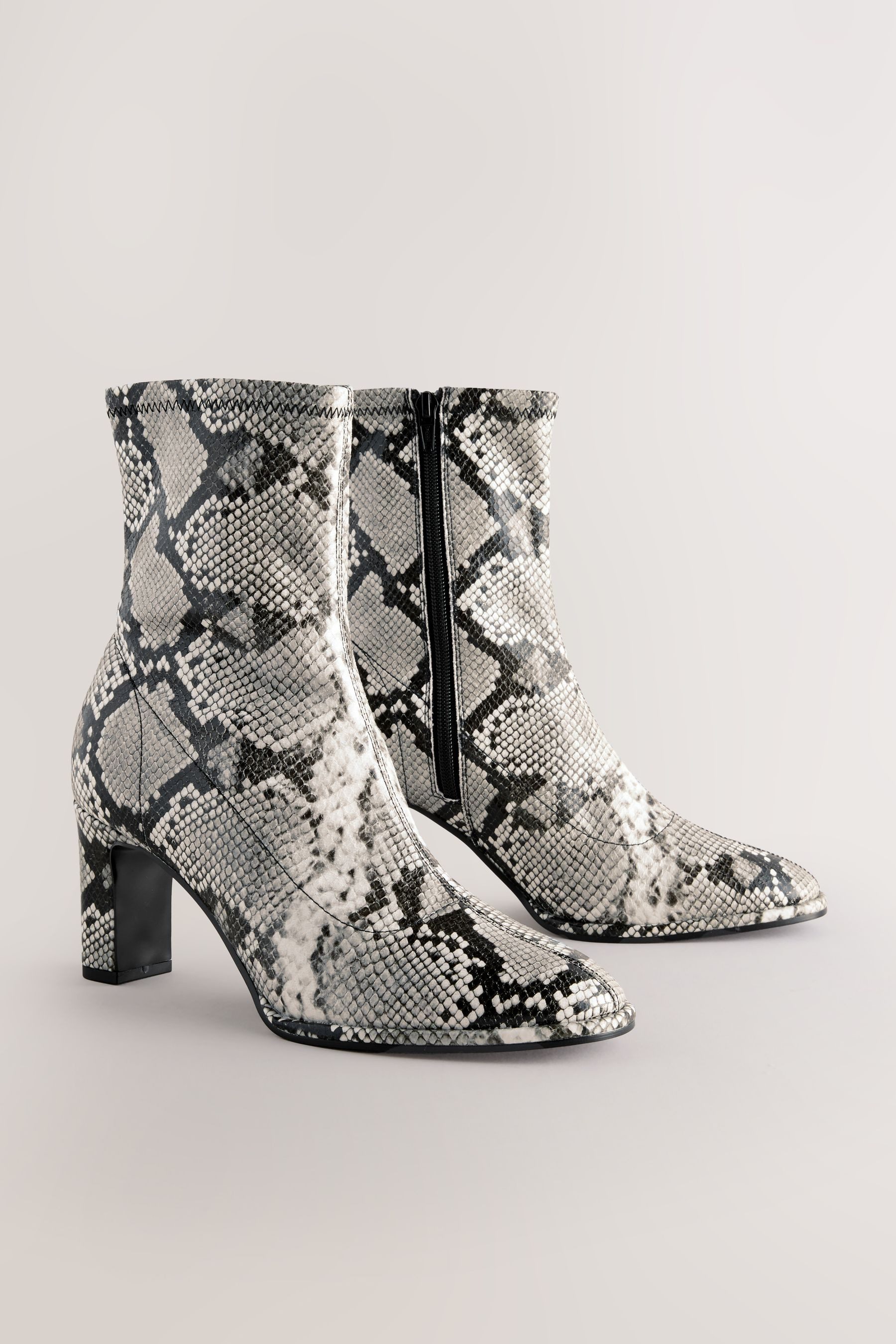 Next Forever Comfort® Sockenstiefel mit runder Zehe Stiefelette (1-tlg) günstig online kaufen