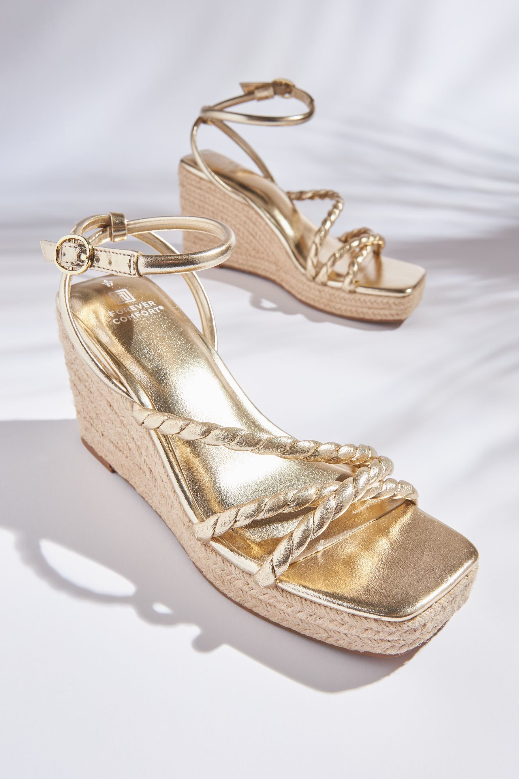 Keilabsatzsandale Next Keilsandalette Eckige Forever Comfort® (1-tlg) Gold