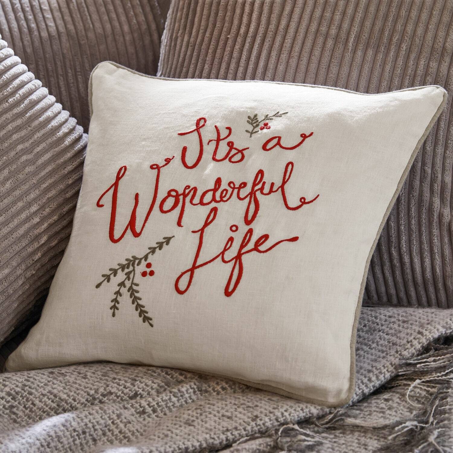 Mirabeau Weihnachtsfigur Kissenhülle Wonderful beige/rot (kein Set, kein Se günstig online kaufen