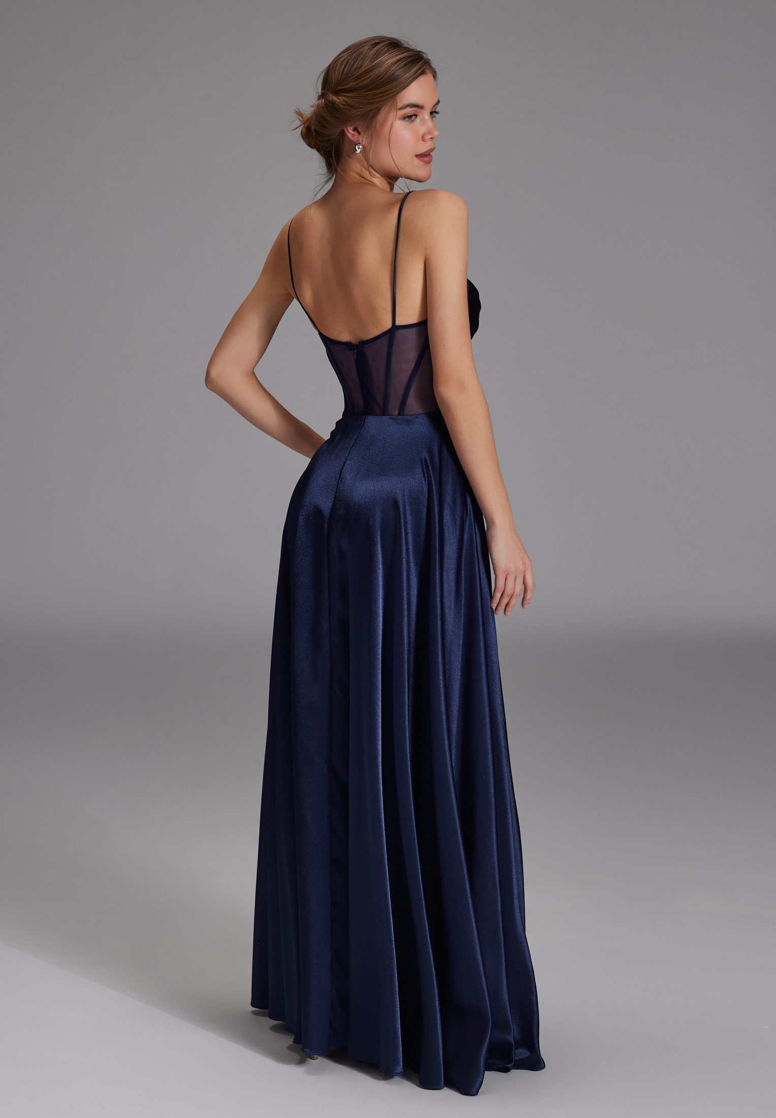 Hey Kyla Abendkleid - See-through-Corsagenkleid mit Ziersteinen Taillierter Schnitt mit ausgestelltem Rockteil