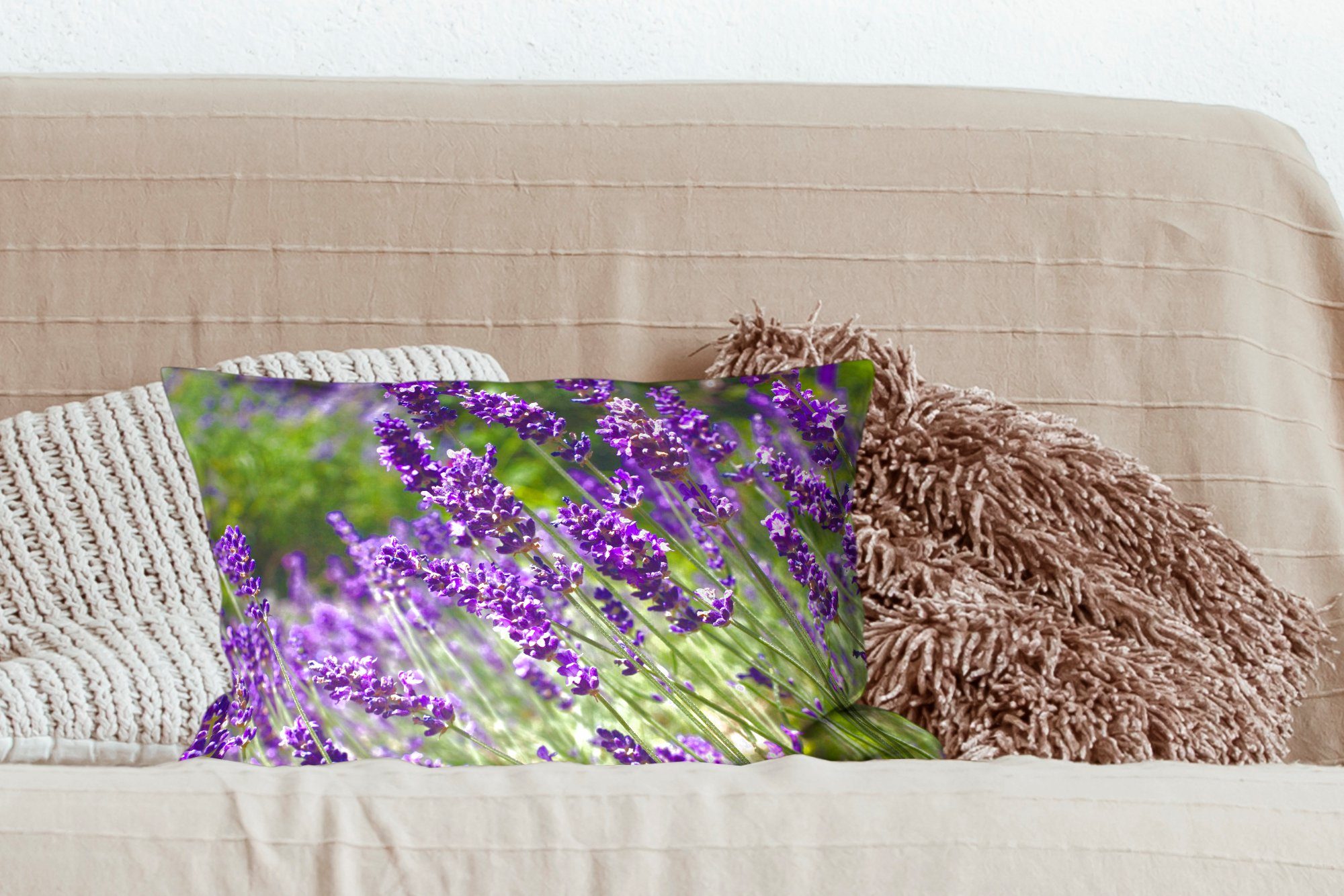 Schlafzimmer Lavendel in Dekoration, MuchoWow mit der Wohzimmer Leuchtend Zierkissen, Füllung, lila Dekokissen Dekokissen Natur,