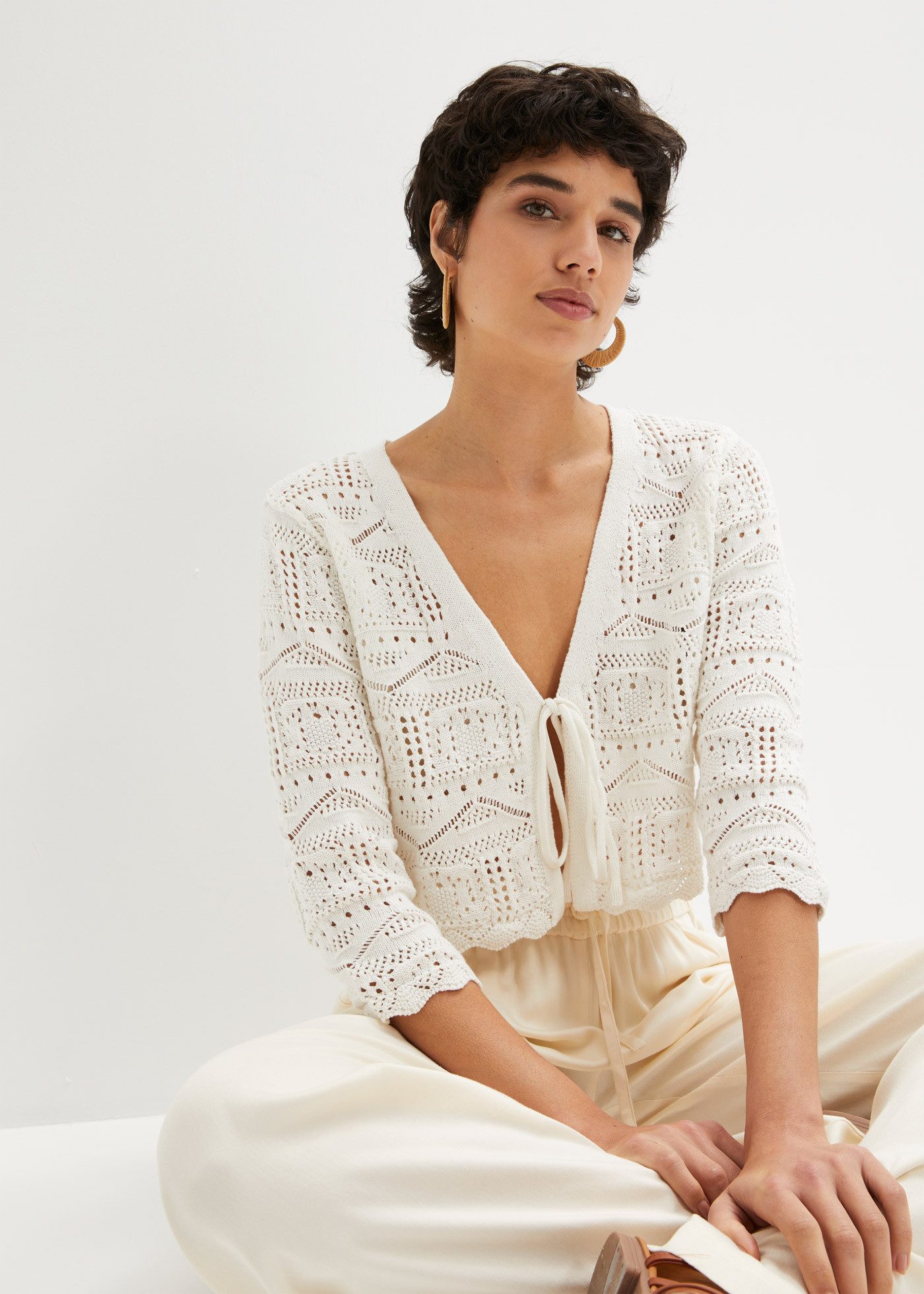 bonprix Ajourstrickjacke bequeme Passform, 3/4-Ärmel, Ajour-Bolero