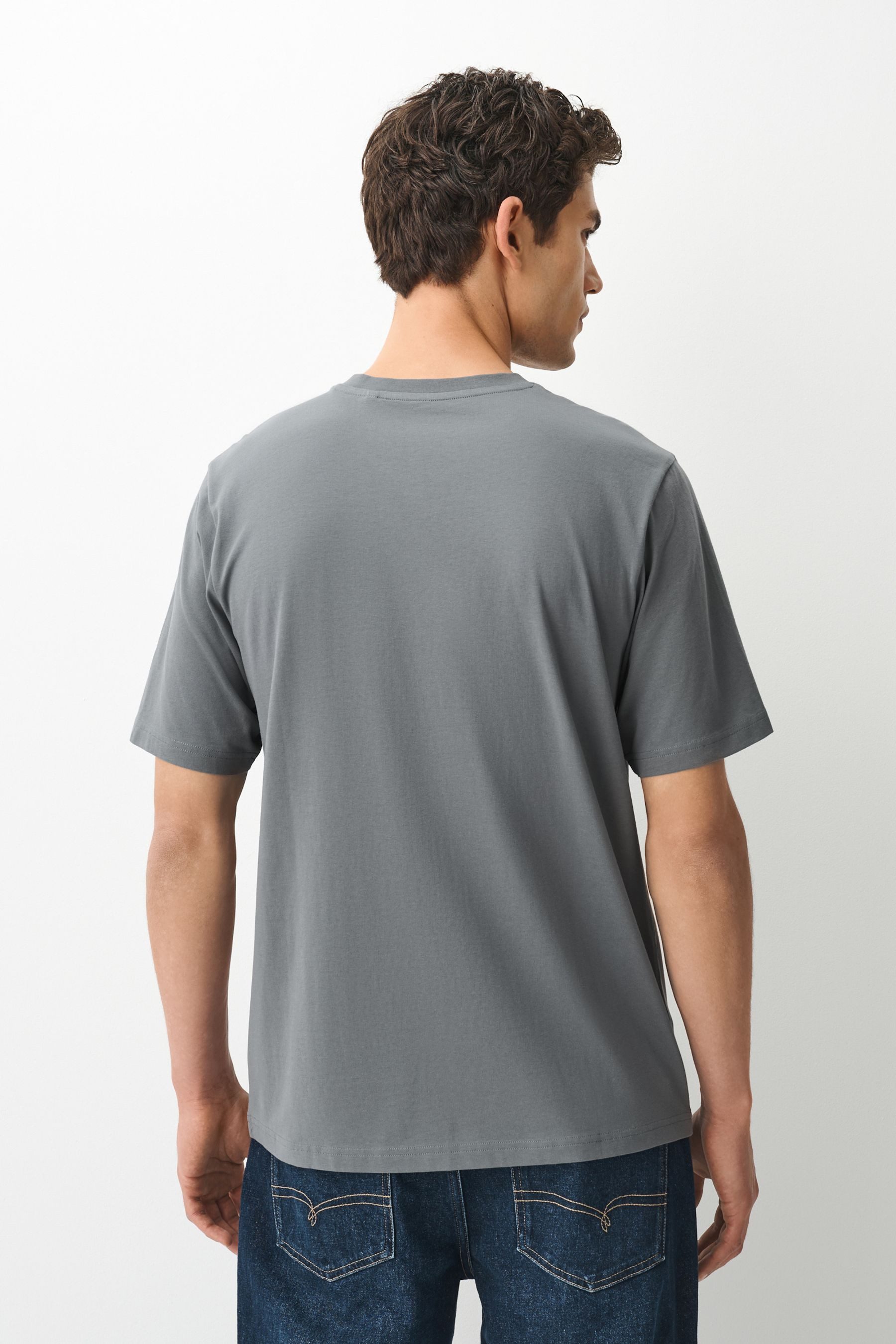 Next T-Shirt Essential T-Shirt mit V-Ausschnitt aus Baumwolle (1-tlg) – Bild 2 von 5