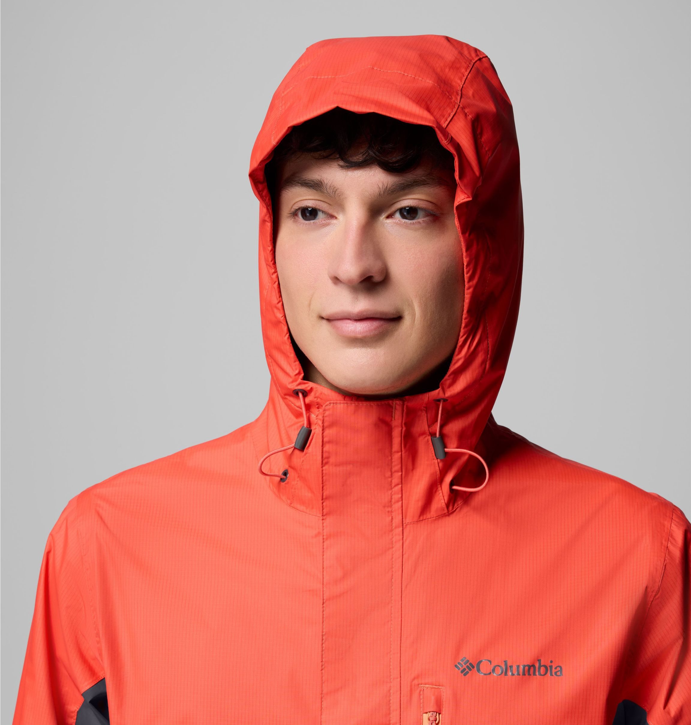 Columbia Regenjacke Pouring Adventure III Jacket sportliche Logostickerei, wasserdichtes und winddichtes Material