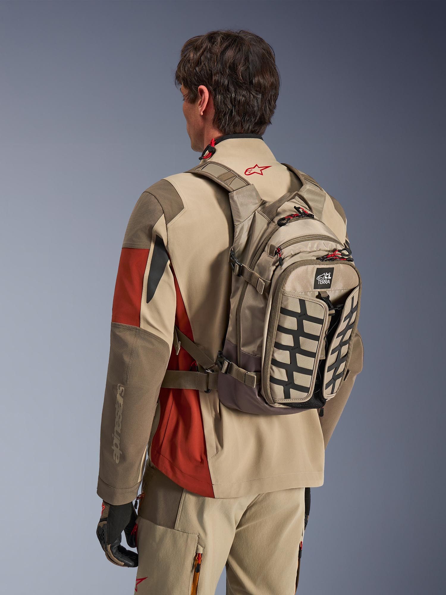 Alpinestars Rucksack AT-15 Motorradrucksack, erweiterbares Volumen,Molle Befestigungssystem