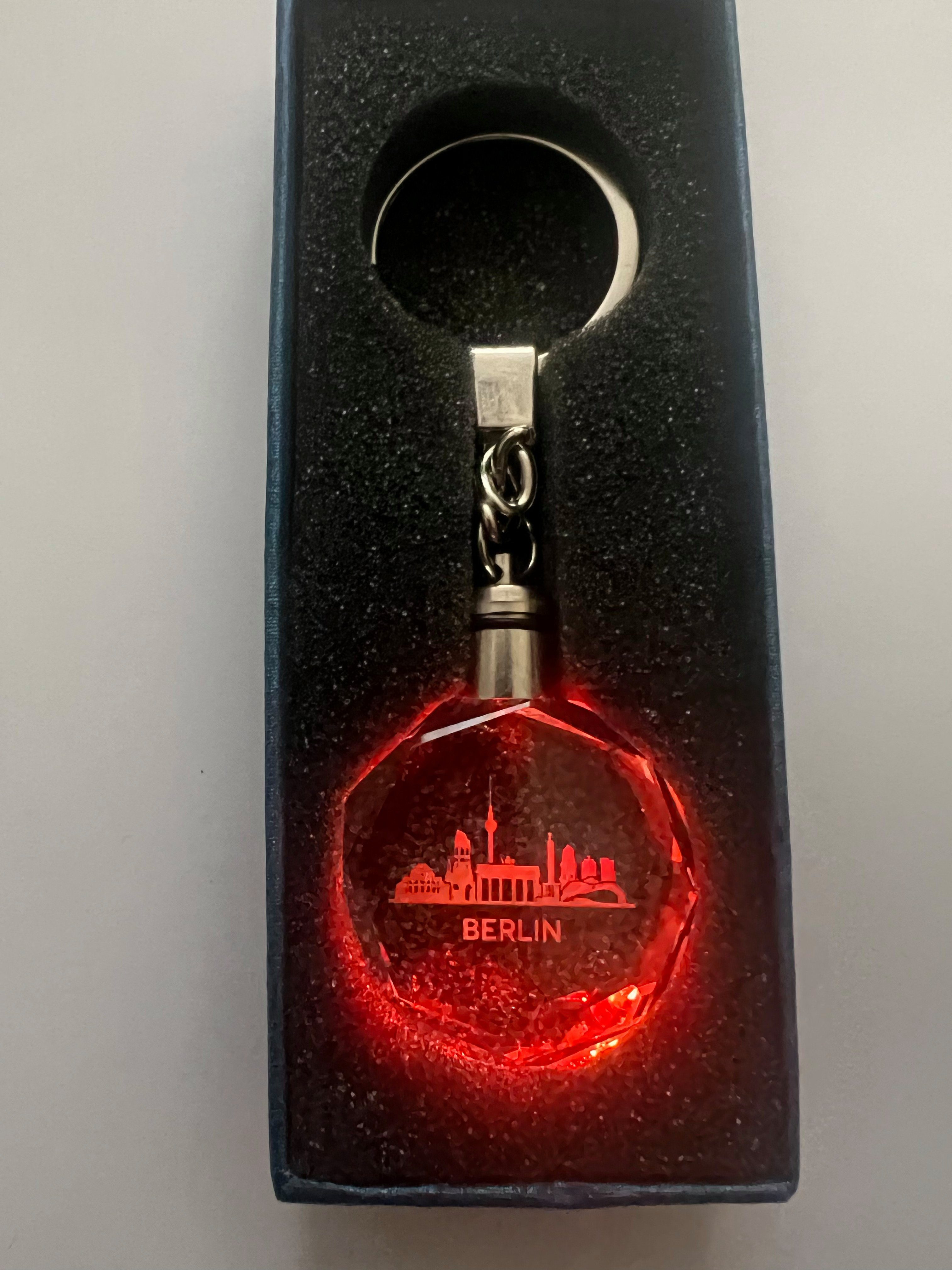 Geschenkbox LED Berlin Schlüsselanhänger Schlüsselanhänger Stelby mit Multicolor