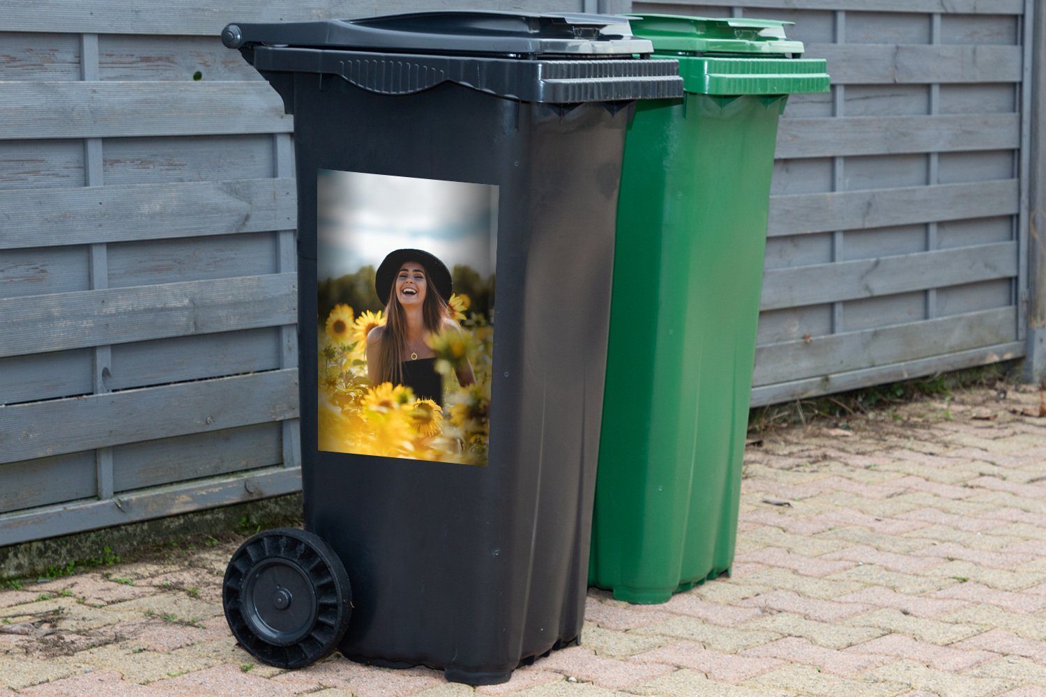 Mülleimer-aufkleber, - Mülltonne, (1 Sticker, Container, Frau Frühling Wandsticker MuchoWow Sonnenblume - Blumen Abfalbehälter St), -