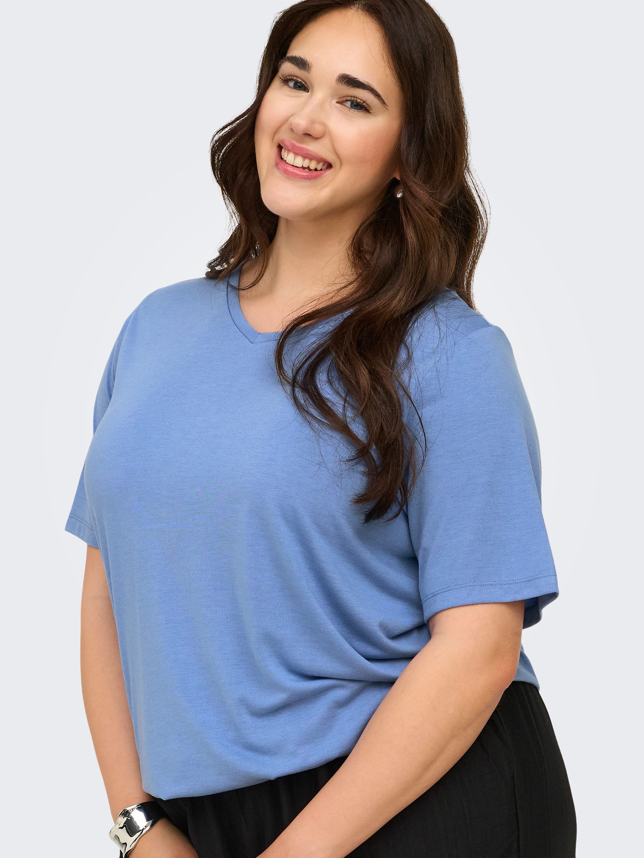 ONLY CARMAKOMA V-Shirt CARCORAL S/S V-NECK TEE JRS – Bild 3 von 5