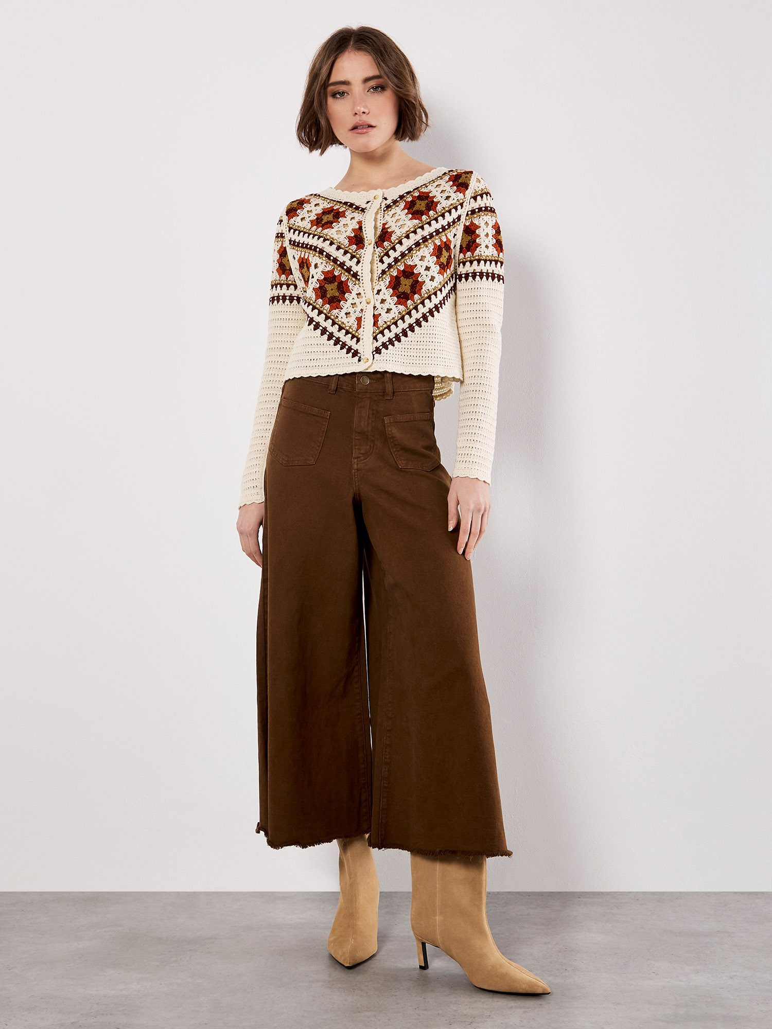 Apricot Cardigan Crochet Strickjacke mit Mausezähnchensaum günstig online kaufen