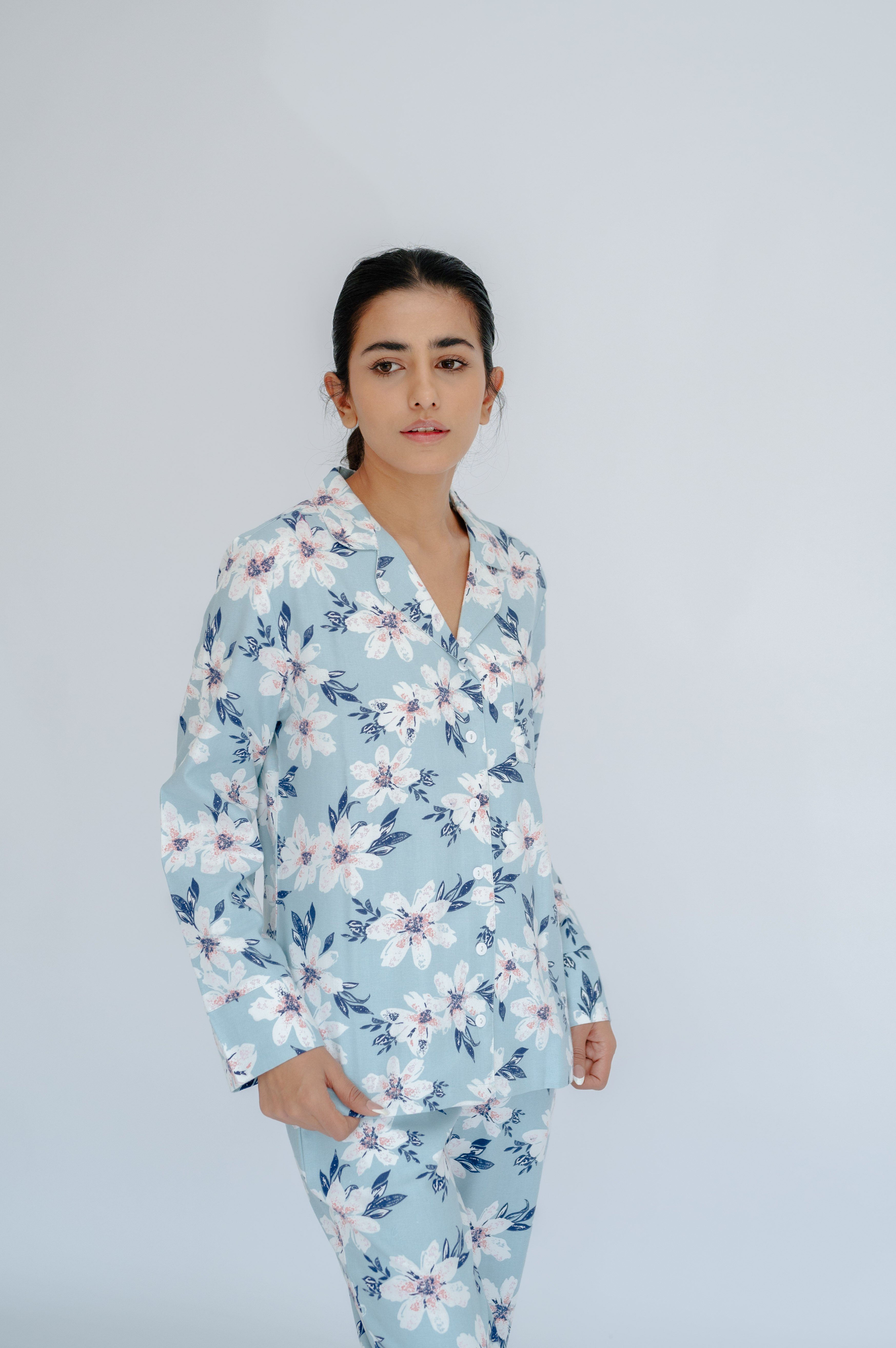 SNOOZE OFF Pyjama Schlafanzug in 1 mit Stück) hellblau Blütendruck tlg., (2