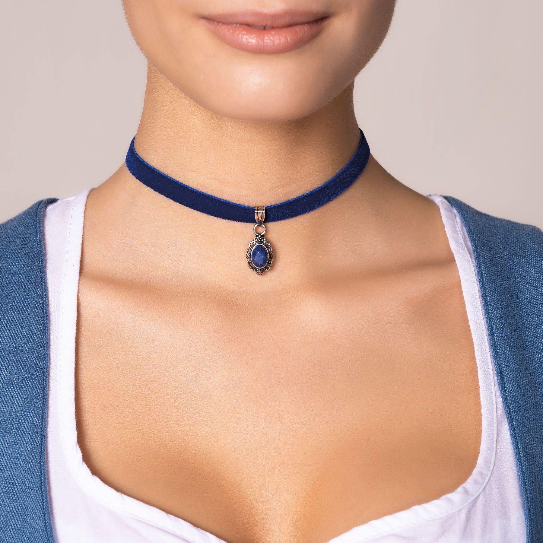 Alpenflüstern Choker Samt-Kropfband Trachten-Stein (blau), - nostalgische Trachtenkette enganliegend, Halskette elastisch, elegan – Bild 2 von 5