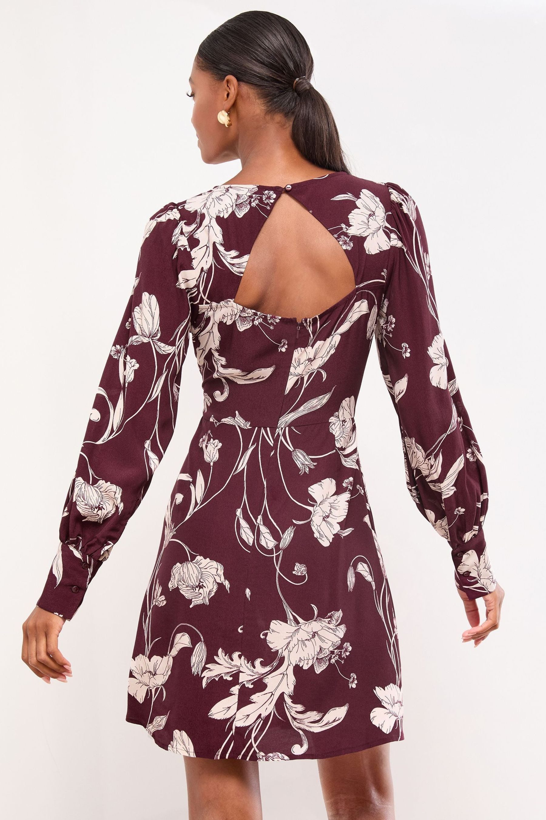 LIPSY Minikleid Lipsy Langärmeliges Minikleid aus Viskose, Regular (1-tlg) günstig online kaufen