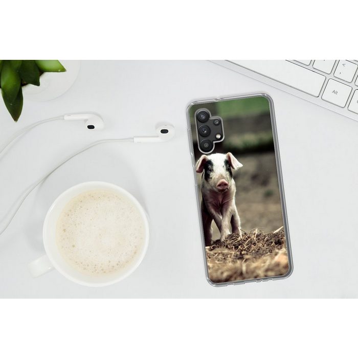 MuchoWow Handyhülle Schwein - Stall - Baby Handyhülle Samsung Galaxy A32 5G Smartphone-Bumper Print Handy UK9850