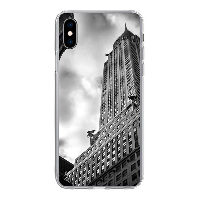 MuchoWow Handyhülle Chrysler Building in New York von unten nach oben in Schwarz-Weiß Handyhülle Apple iPhone Xs Max Smartphone-Bumper Print Handy