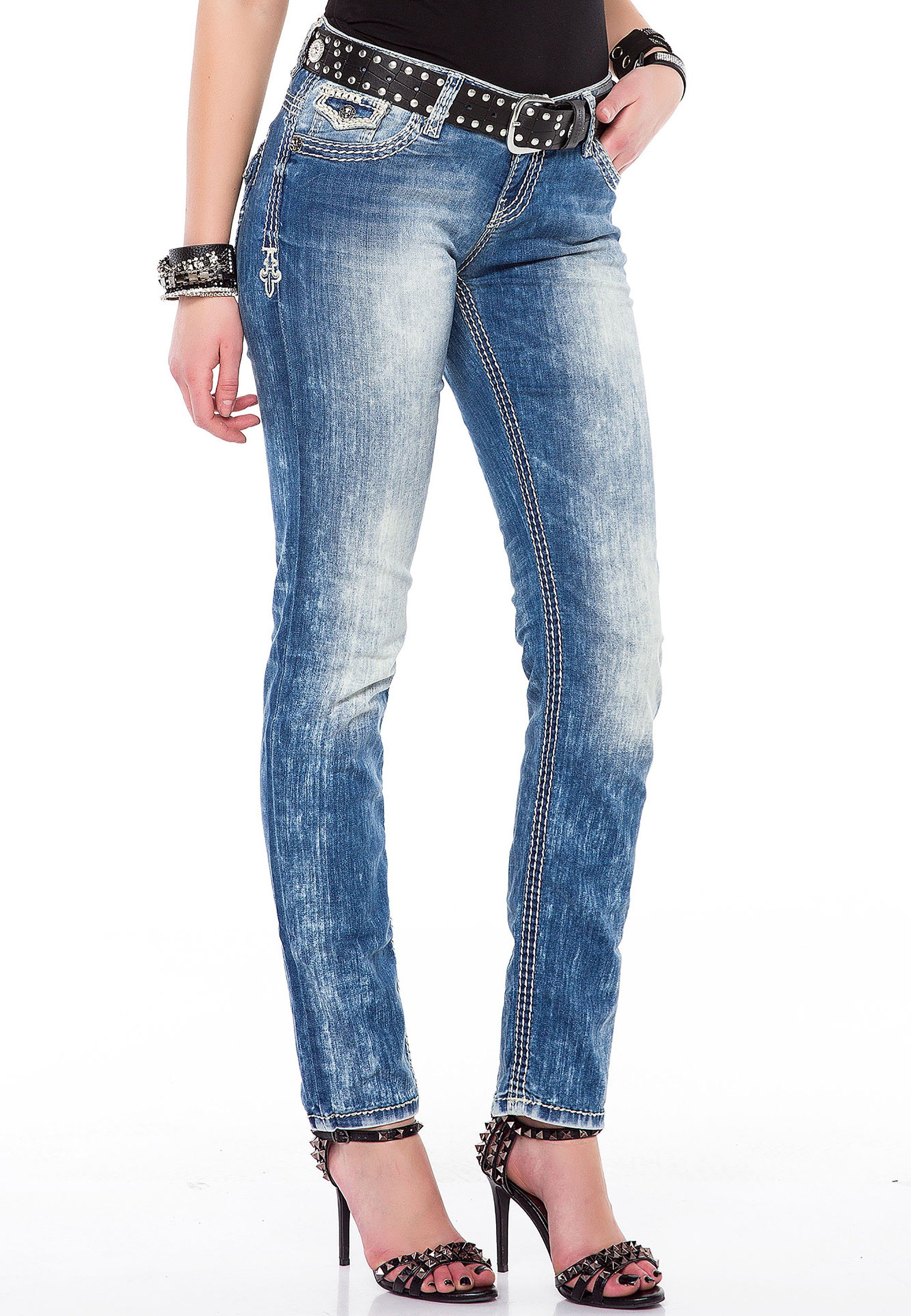 Cipo & Baxx Slim-fit-Jeans Straight in mit weißen Fit Nähten