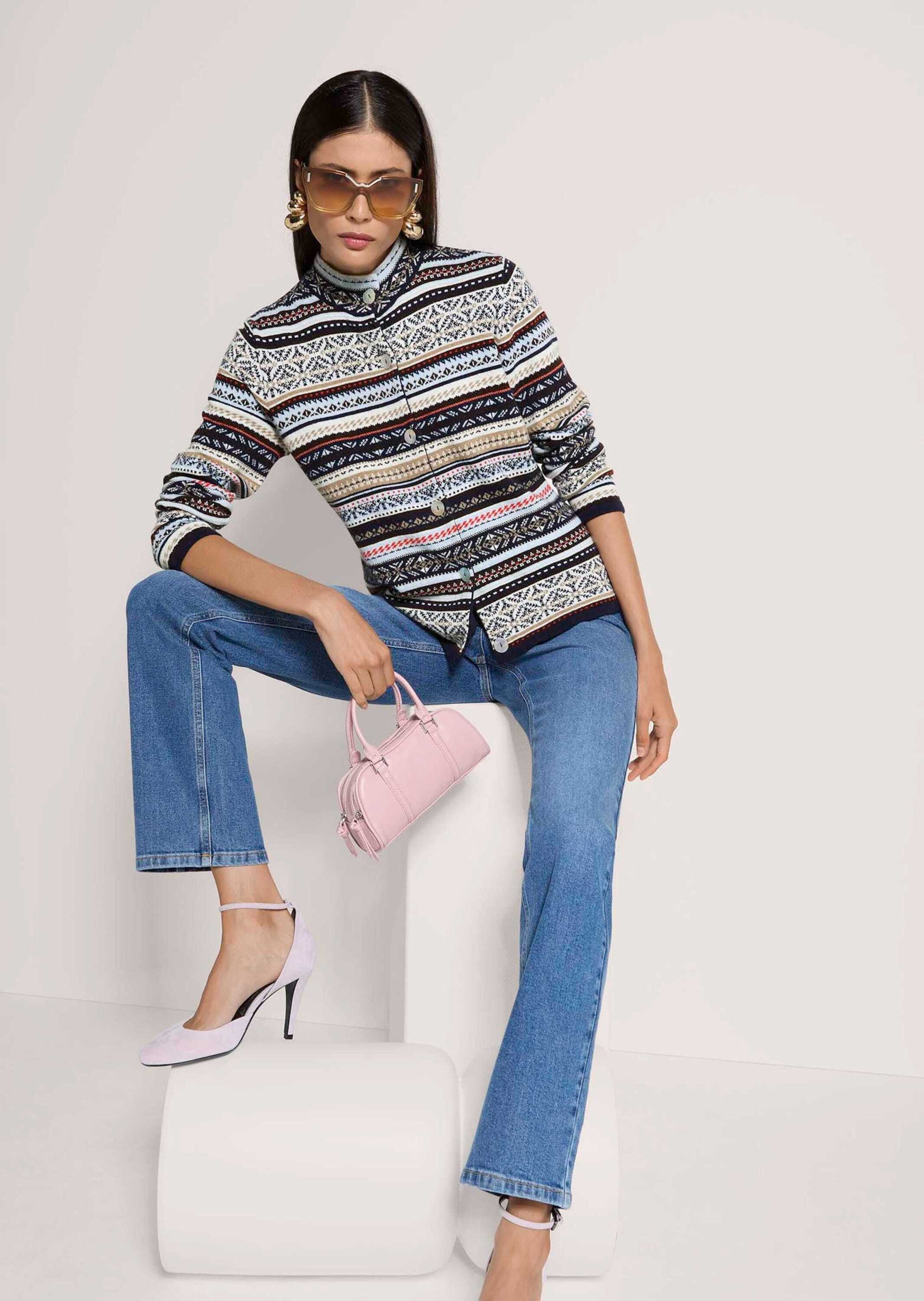 MADELEINE Strickjacke Norweger-Muster Jacquard-Cardigan Ungefütterte Wolljacke mit Stehkragen, Langarm