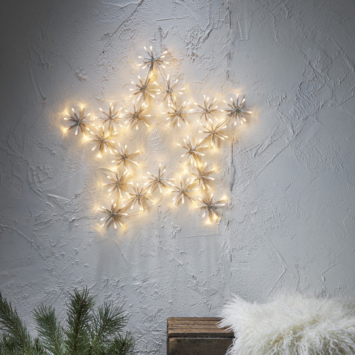 STAR TRADING LED-Stern für außen LED Stern Leuchtstern hängend 60cm für Außen Weihnachtsdeko Terrasse, LED Classic, warmweiß (2100K bis 3000K)