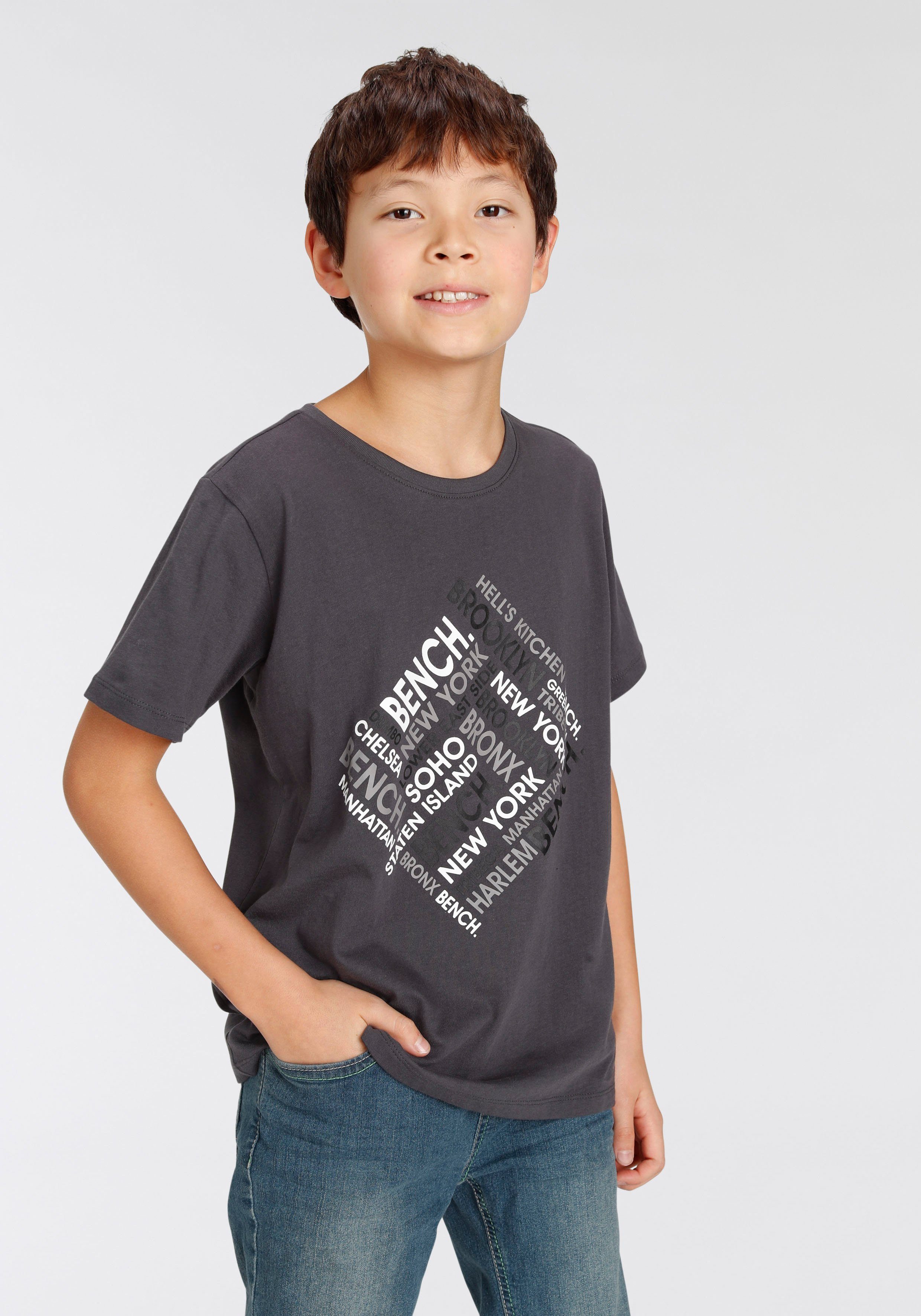 Bench. T-Shirt moderner Druck | T-Shirts