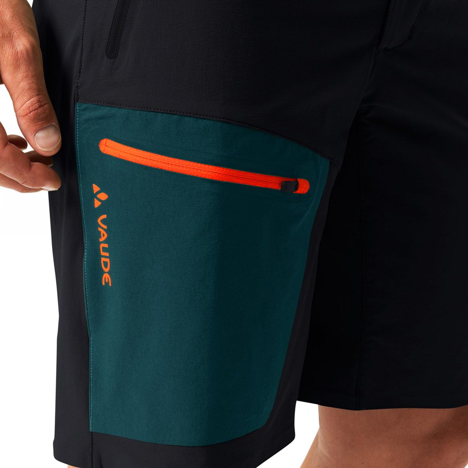 VAUDE Shorts Badile Shorts mit black / 022 green Taschen