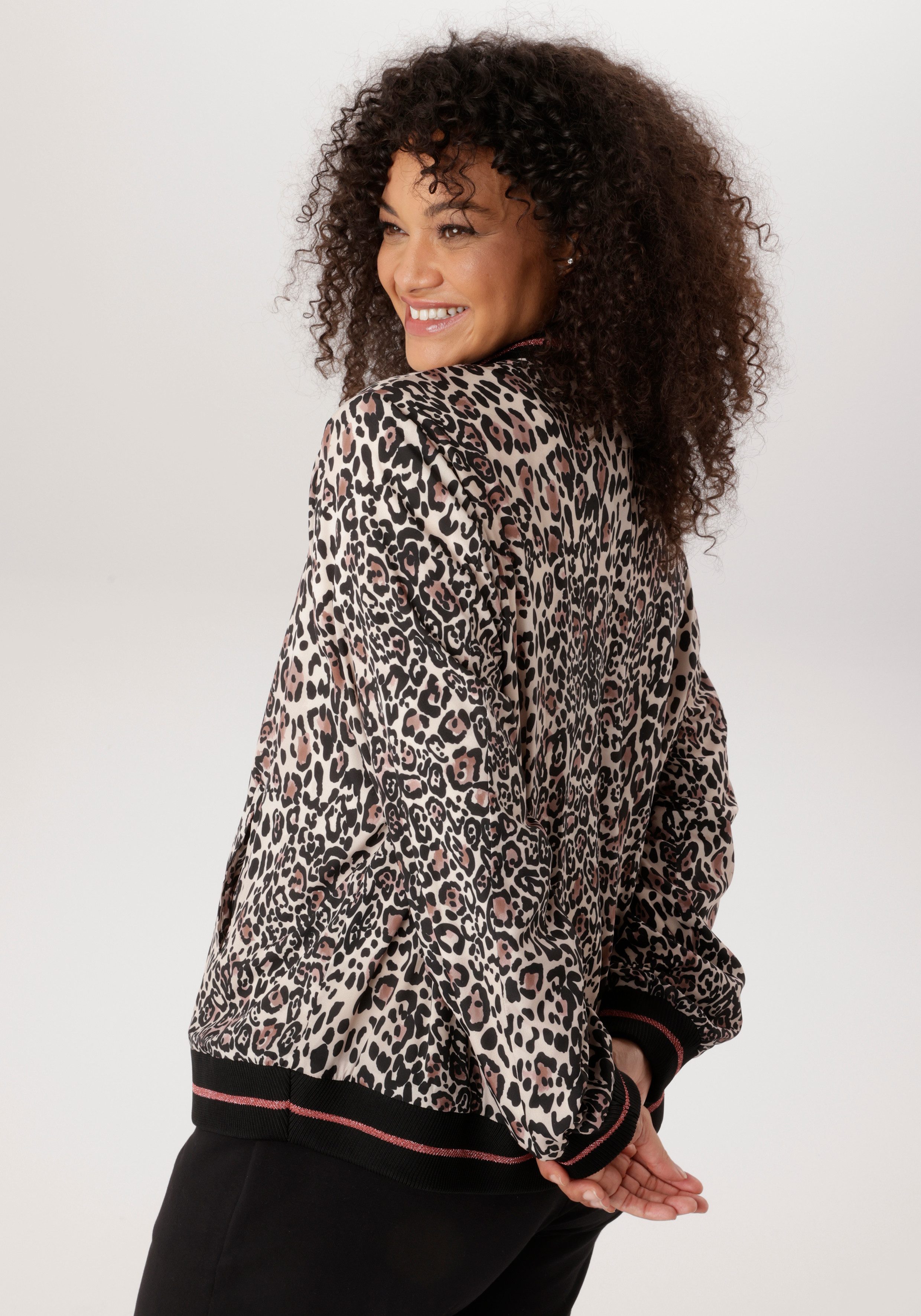 Aniston PLUS Blouson Mit Leodruck
