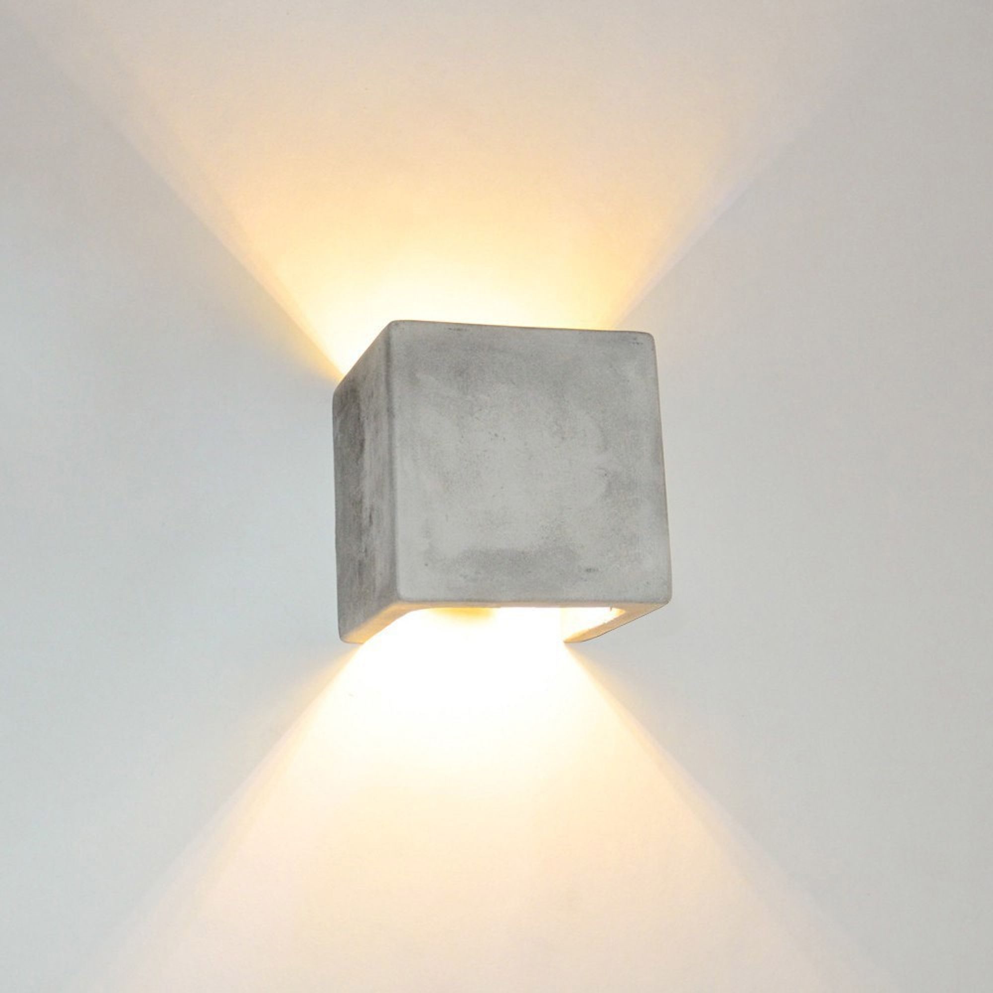 s.luce Wandleuchte Flurlampe Plinth Beton