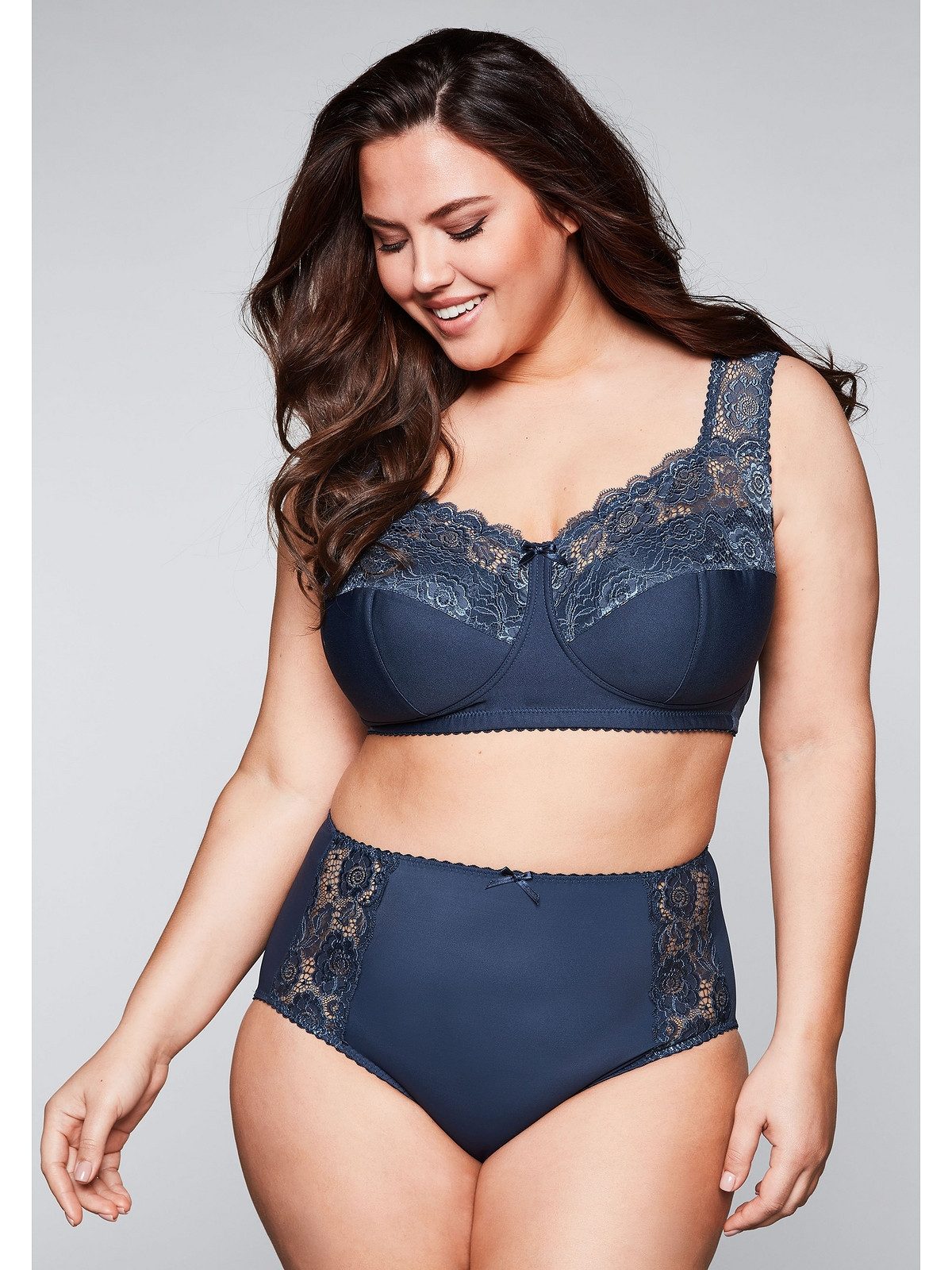 Sheego Slip Große Größen mit leicht transparenter Spitze