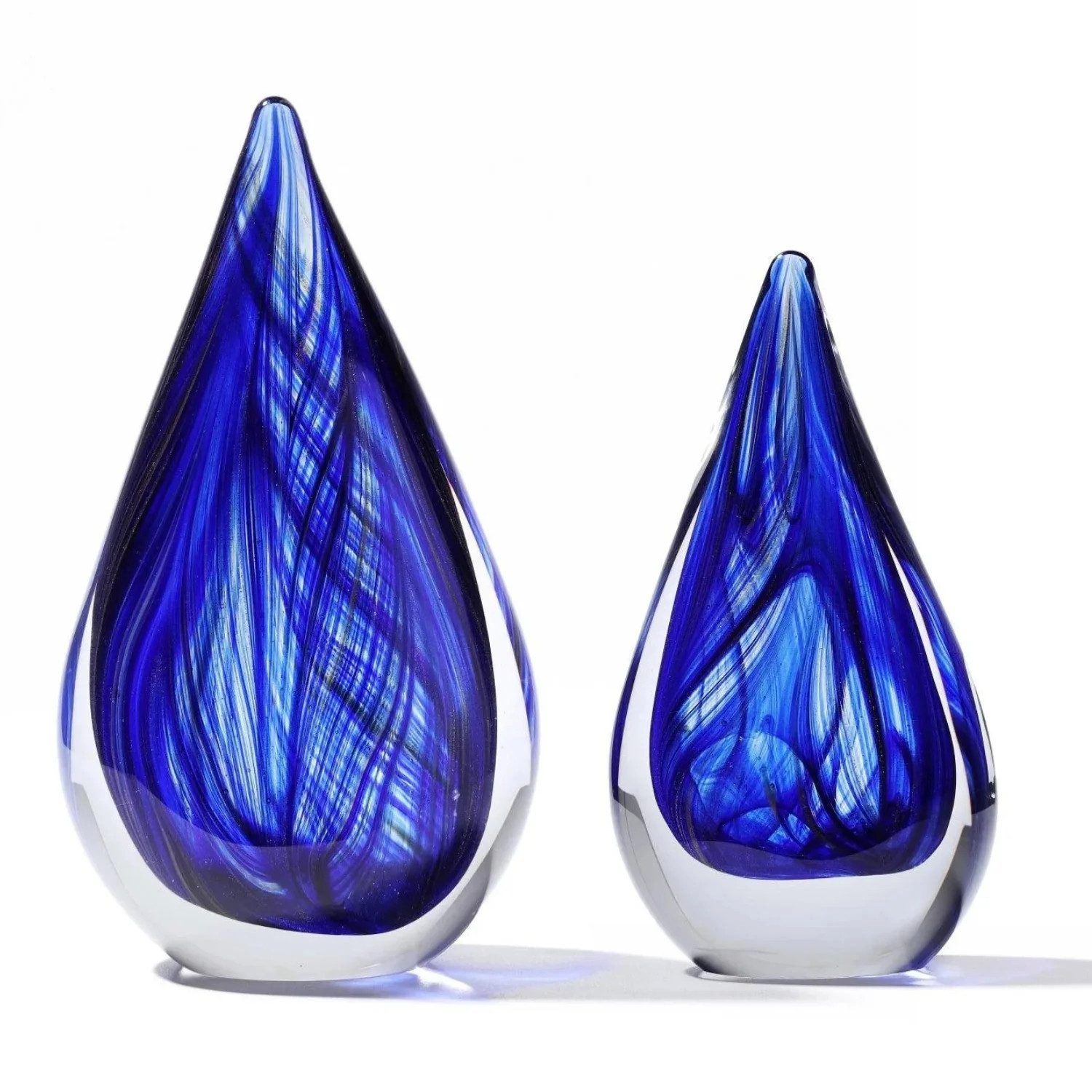 Quality Elegance Deko-Glas Set aus 2 Handgeblasenen Blauen Teardrop Glaskunst Skulpturen (2 St)