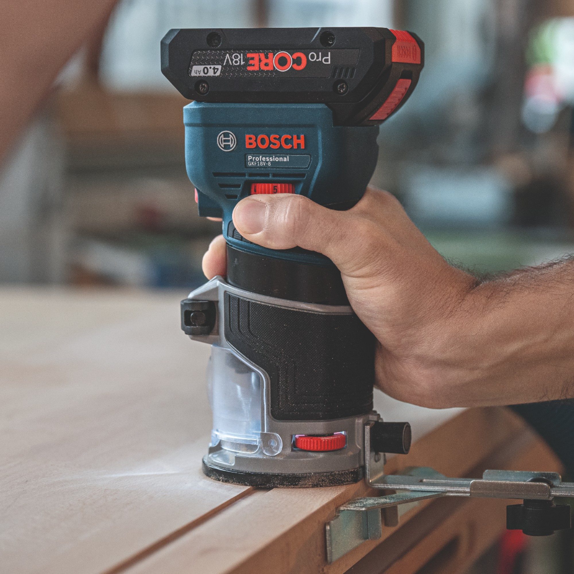 Bosch Professional Oberfräse GKF 18V-8 Professional 18 V 8,0 mm Brushless Solo (06016C2000)