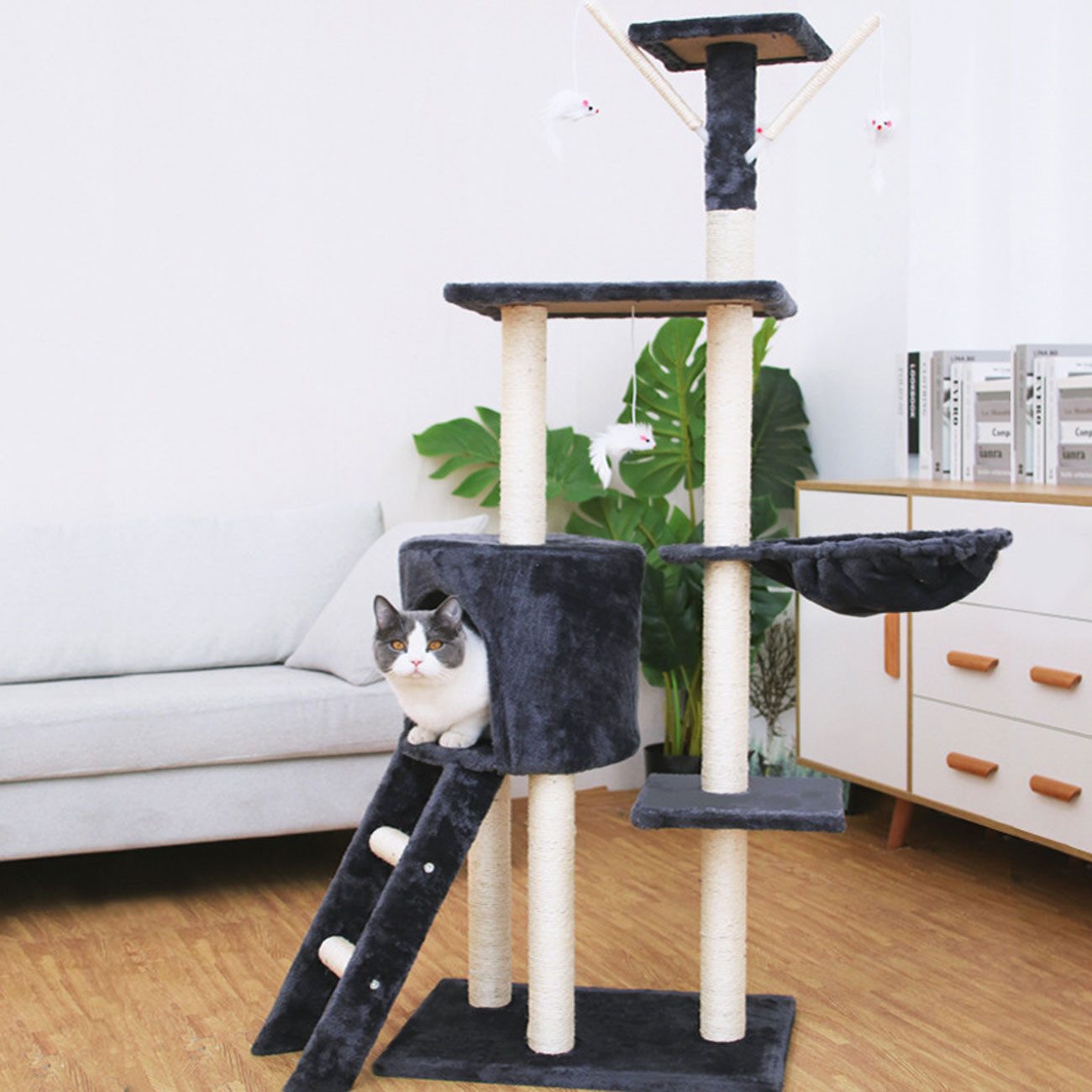 Balleo-Shop Kratzbaum Katzenkratzbaum Kratzbaum Katzen Spielbaum Kletterbaum 142 cm, Bereiche der Stämme und der Leiter mit Sisal umwickelt