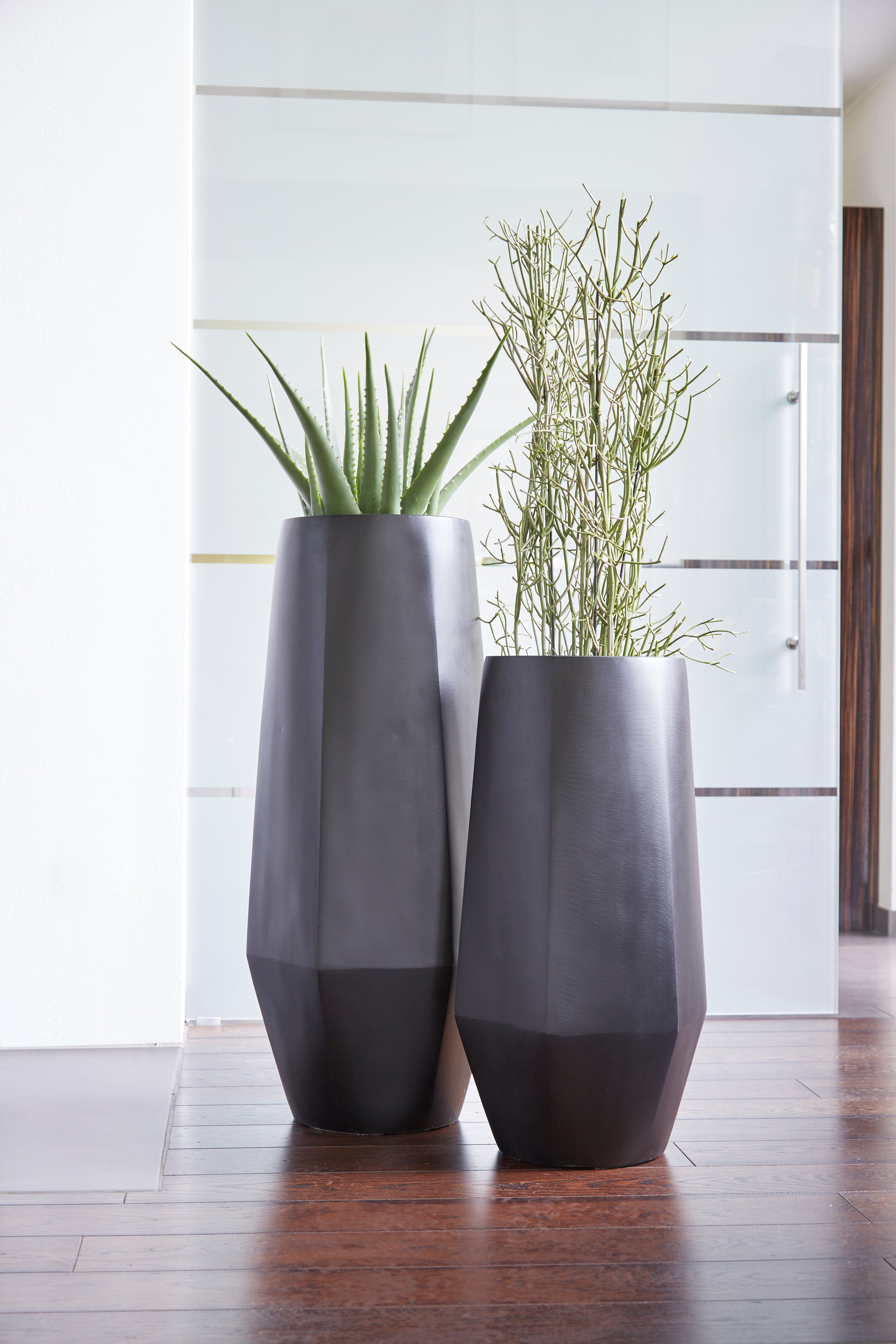 Flingora Bodenvase Nelson, mit Einsatz - Fiberglas - Indoor & Outdoor - Samtschwarz - Höhe 75 cm