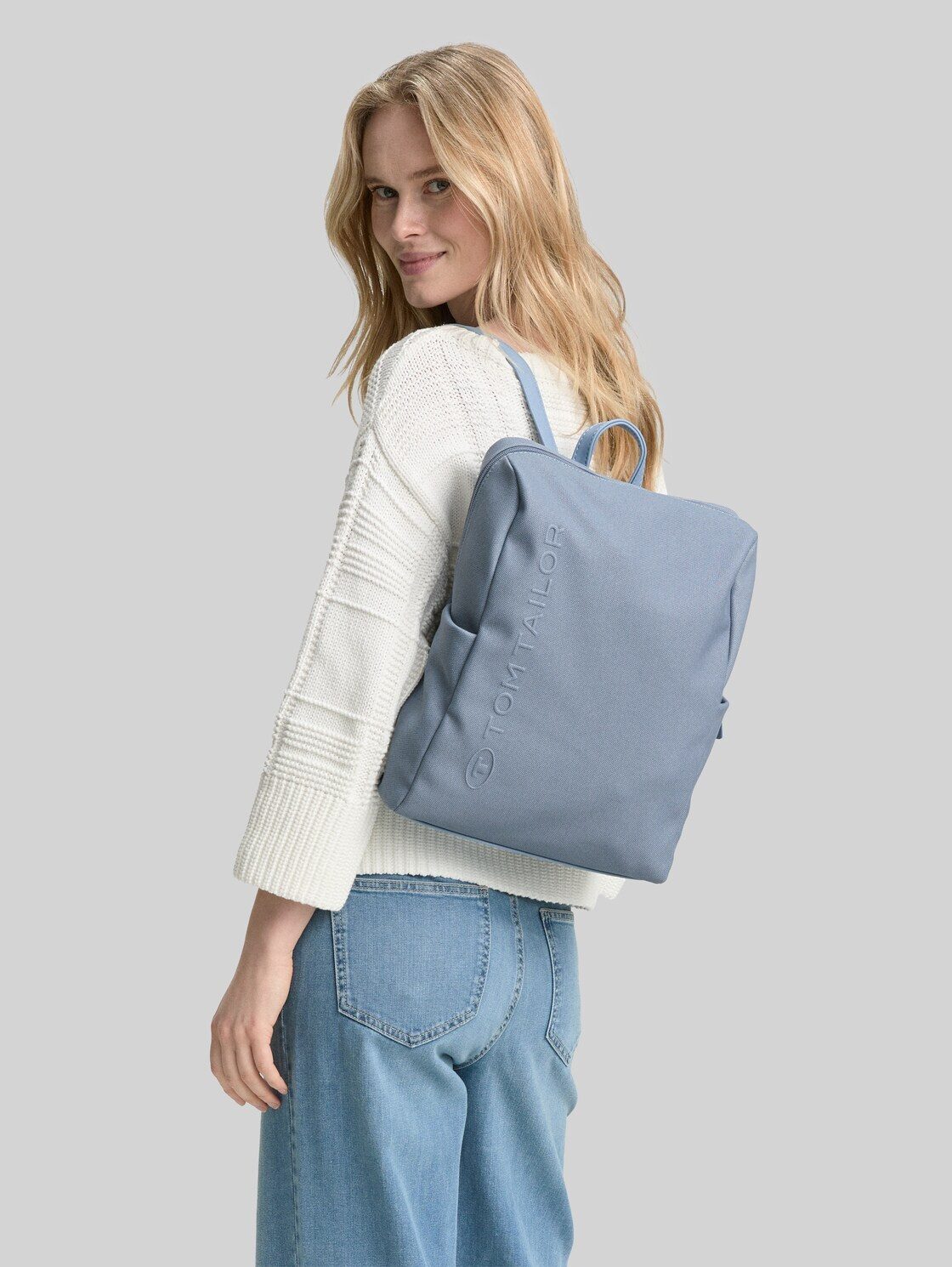 TOM TAILOR Rucksack Bags, TTROSA M Rucksack in Canvas-Optik mit Logoprägung