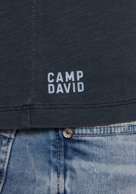 CAMP DAVID T-Shirt mit Logoprägung