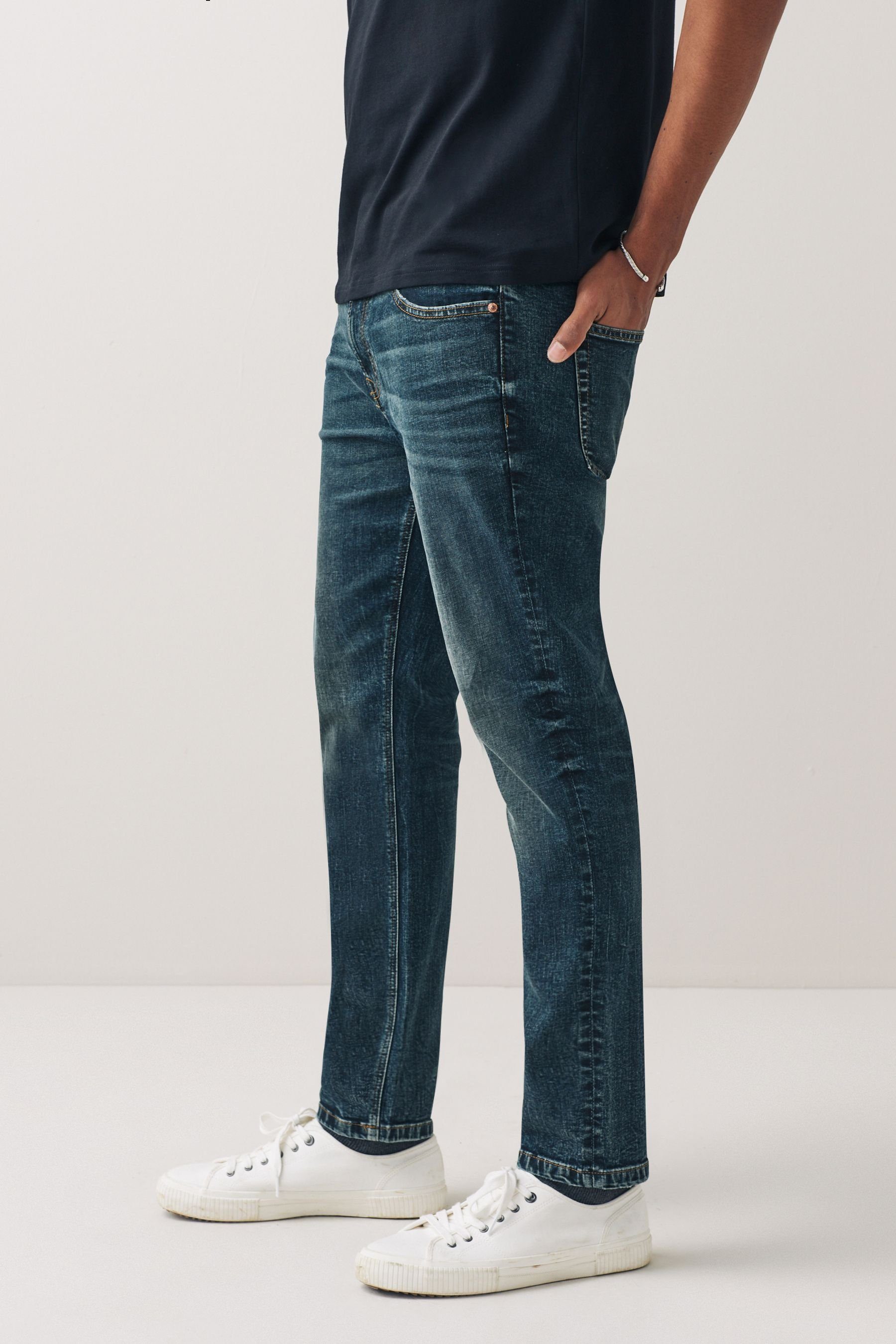(1-tlg) Essential Slim Stretch Fit Dark mit Next Blue Slim-fit-Jeans Jeans Tint