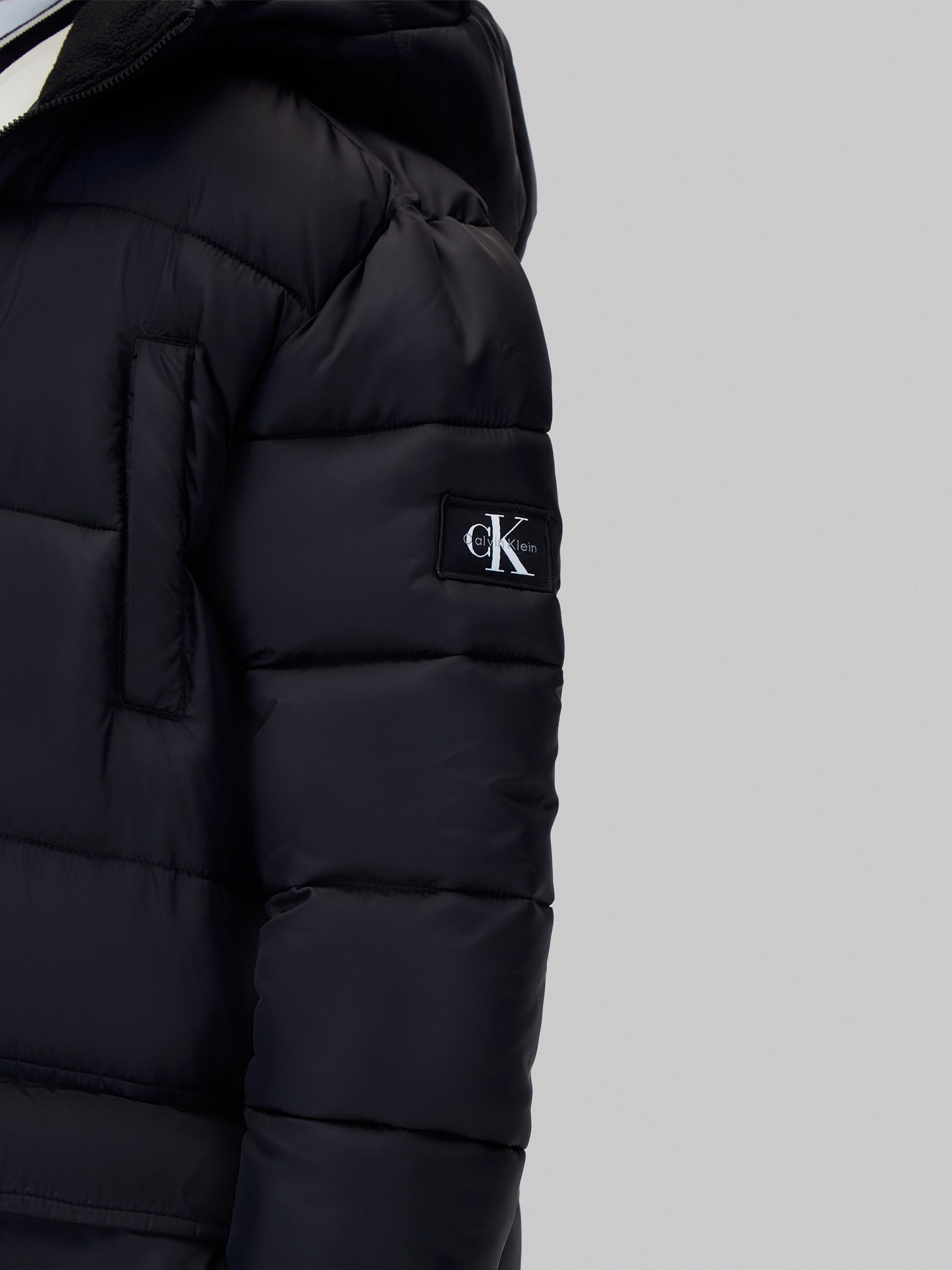Calvin Klein Jeans Steppmantel CK ESSENTIAL PARKA PUFFER Regular fit mit Kapuze – Bild 3 von 5