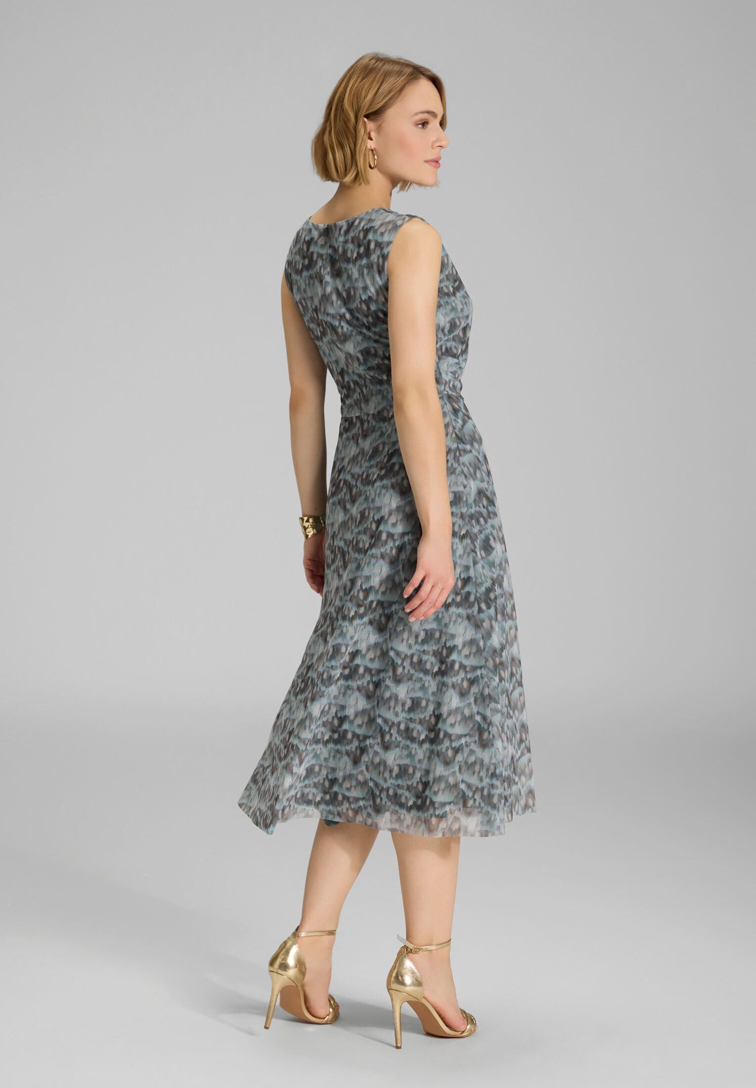 SWING Cocktailkleid Taillierte Passform mit fließendem Rockteil günstig online kaufen