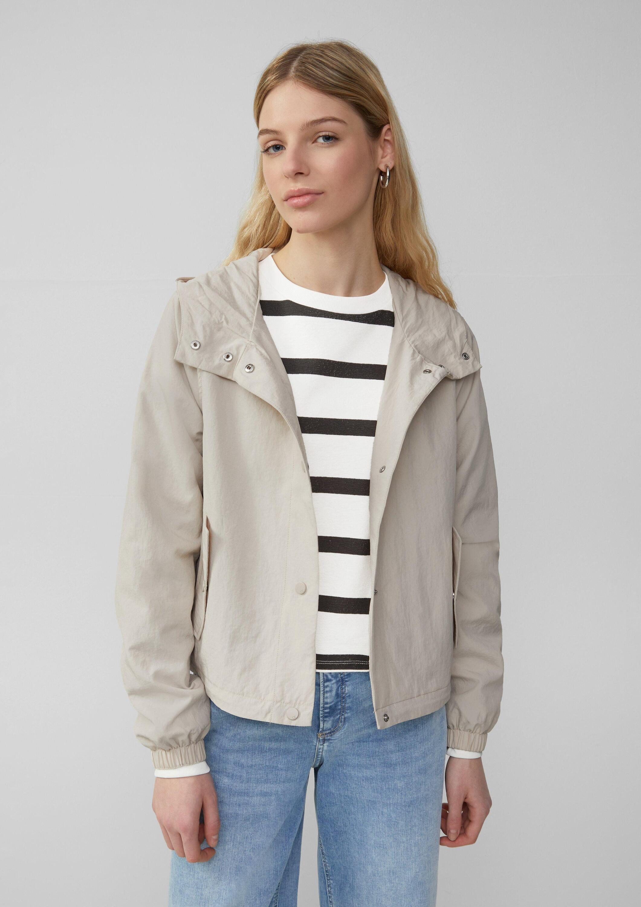 QS Funktionsjacke Outdoor-Jacke Nylon-Jacke mit Kapuze und verstellbarem Saum