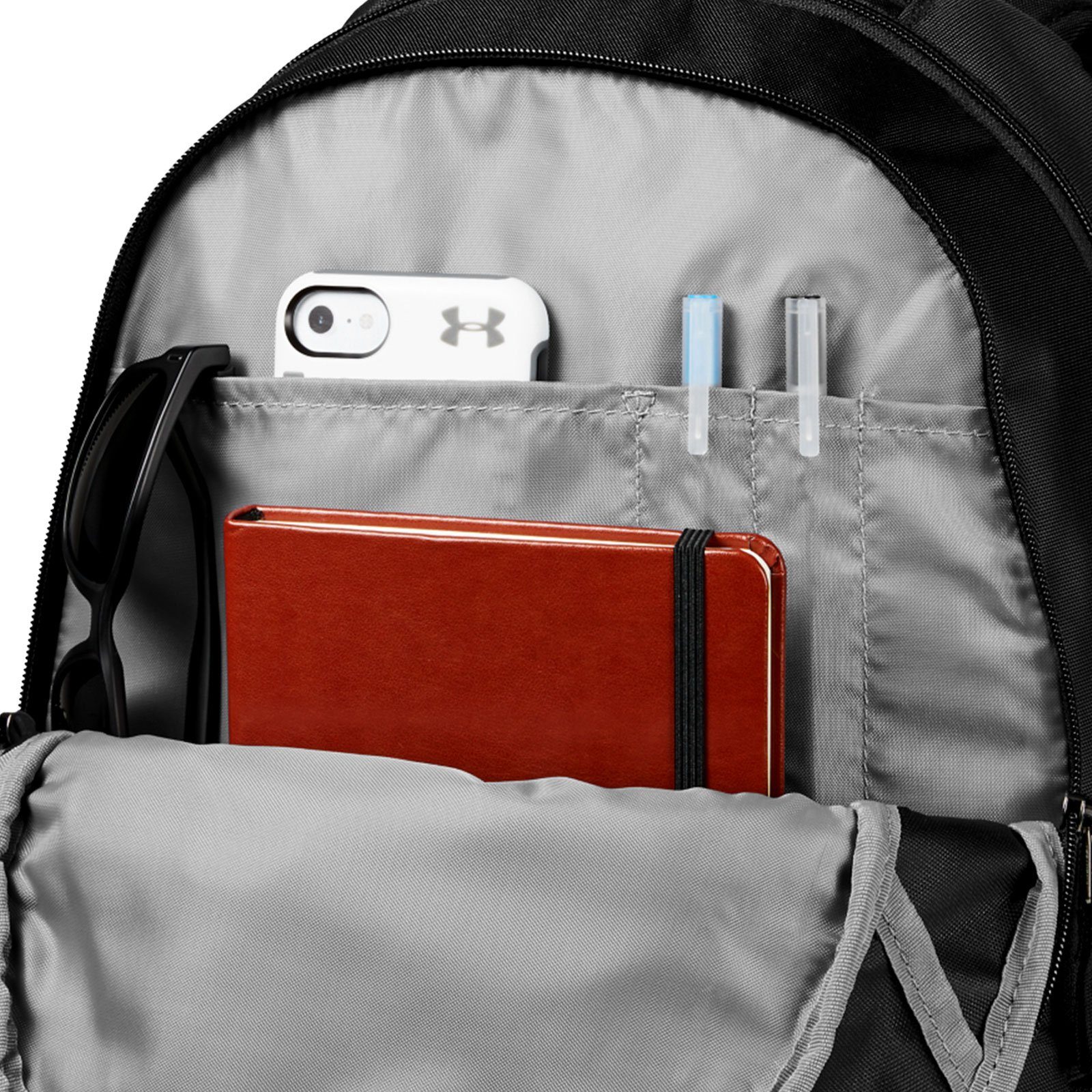 Under Armour® Tagesrucksack UA Hustle 5.0, aus wasserabweisendem Material