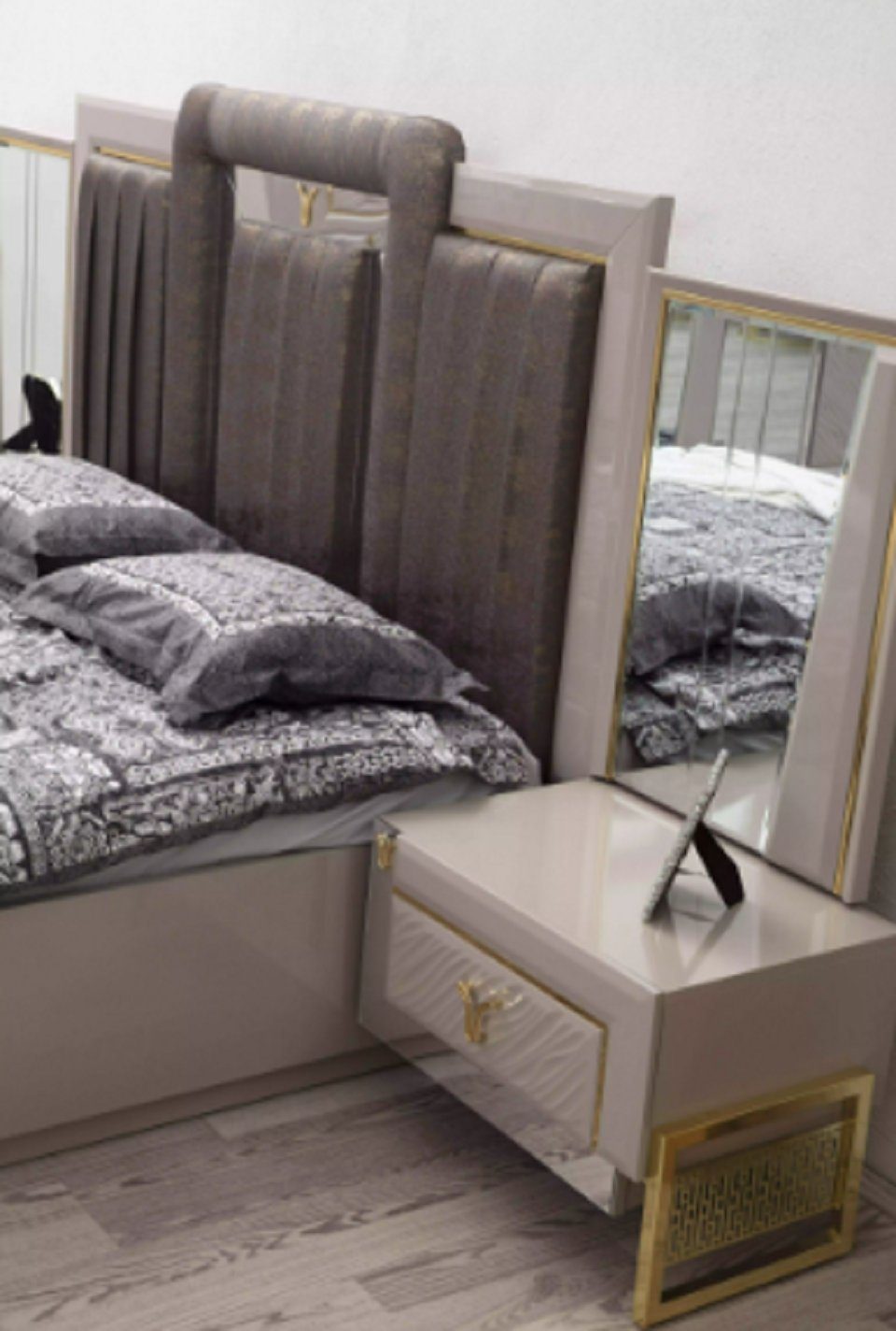 in 3tlg Luxus Europa + Nachttische Made 2x JVmoebel Schlafzimmer Nachttische), Bett Modern Set Design Schlafzimmer-Set Neu, Bett (3-St., 2x