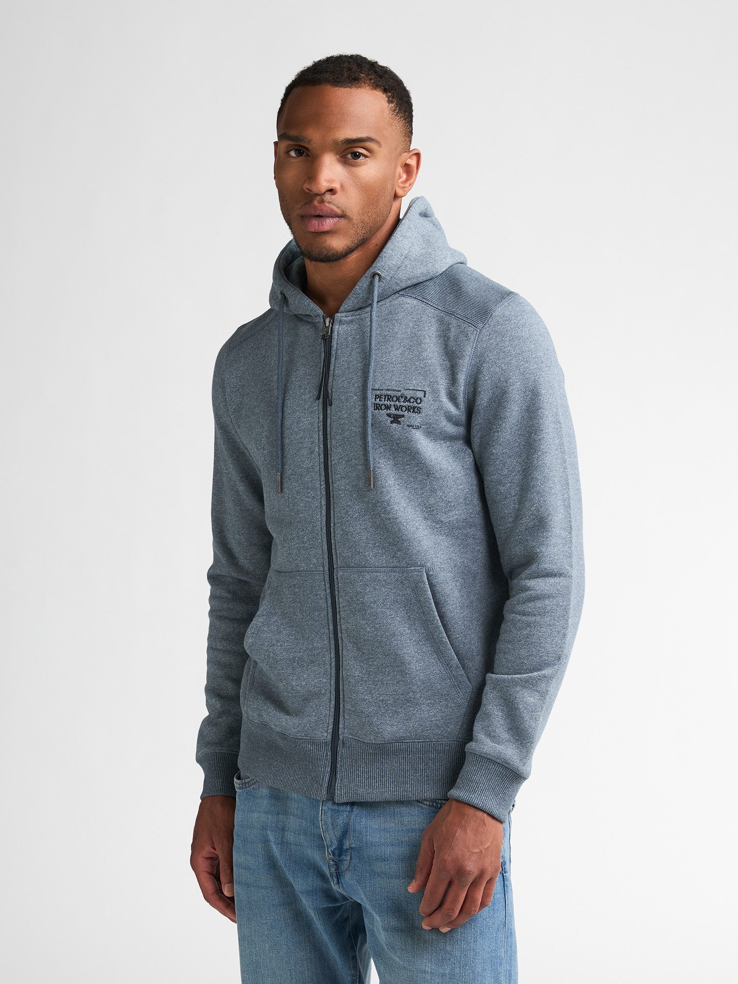 Petrol Industries Kapuzensweatshirt mit Reißverschluss und Eingrifftaschen
