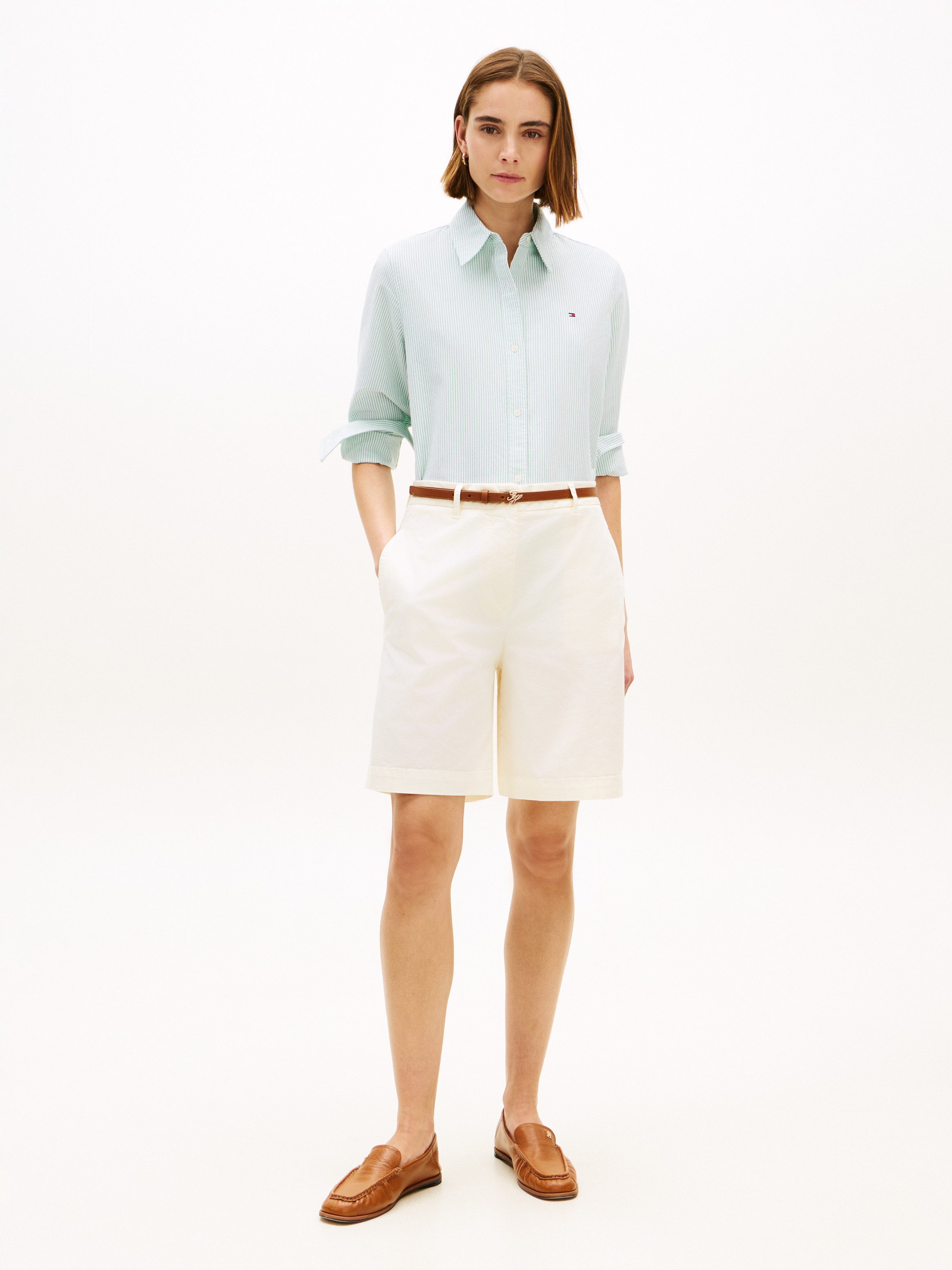 Tommy Hilfiger Chinoshorts CO GMD BLEND CHINO SHORT mit geknöpften Gesäßtaschen, Regular Fit