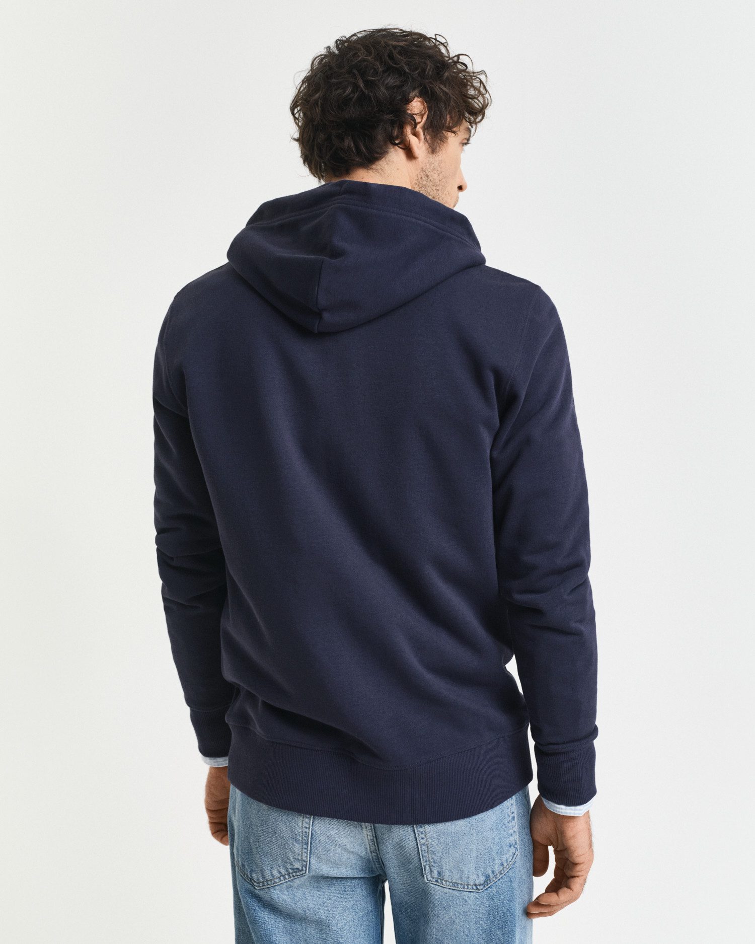 Gant Kapuzensweatjacke REG SHIELD FULL ZIP HOODIE mit Logostickerei auf der Brust – Bild 3 von 5
