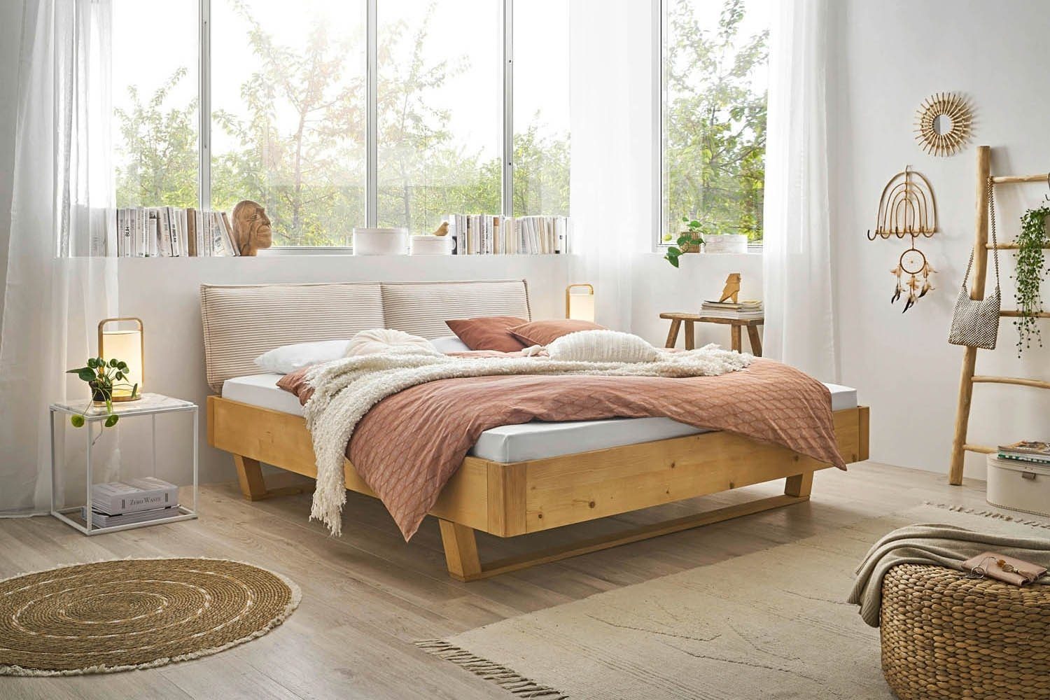 LIV'IN Holzbett ANDRIA, 180 x 200 cm, Fichtenholz massiv geölt, Polsterkopfteil mit Cordbezug in Creme, ohne Matratze, ohne Lattenrost