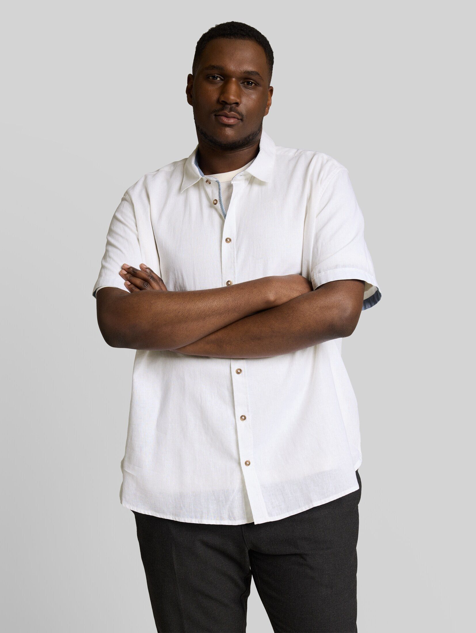 TOM TAILOR PLUS Kurzarmhemd Blusen & Shirts Plus Size - Regular Fit Kurzarmhemd mit Leinenanteil