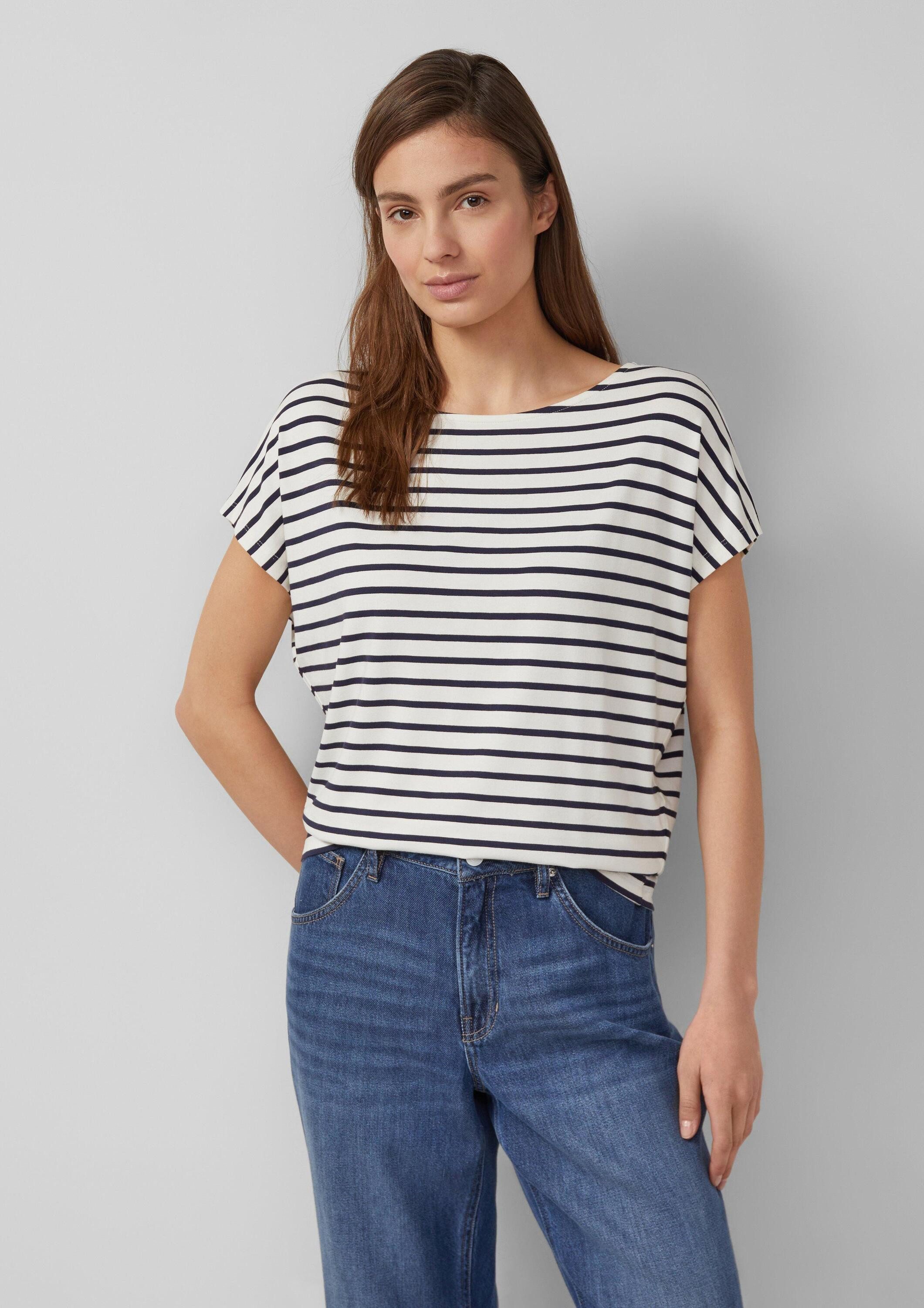 s.Oliver Kurzarmshirt T-Shirt Fließendes Jersey-Shirt mit überschnittenen Schultern