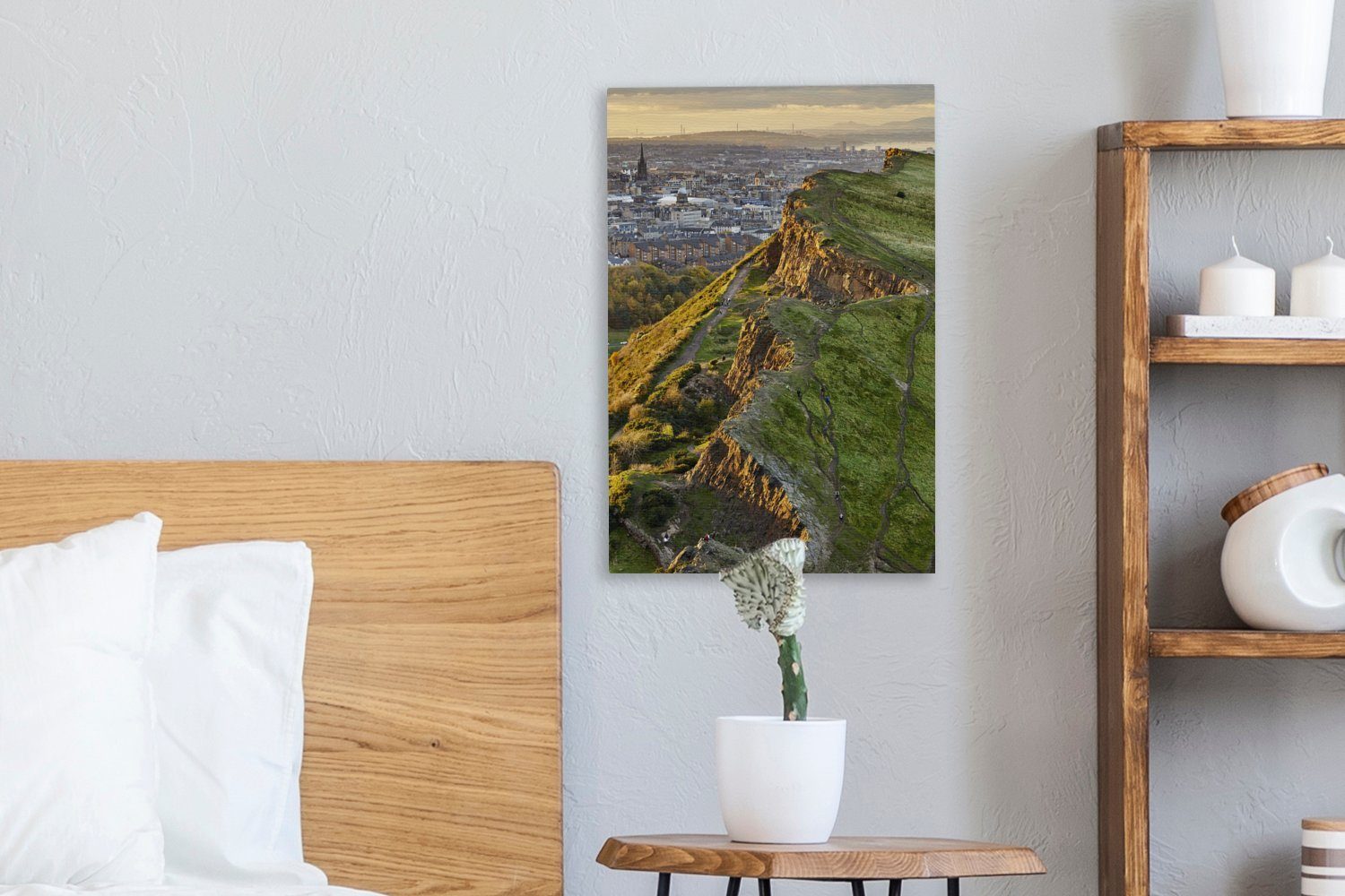 OneMillionCanvasses® Leinwandbild Klippe fertig bespannt Bauwerke Leinwandbild cm - Zackenaufhänger, (1 20x30 - Edinburgh, inkl. St), - Gemälde, Schottland