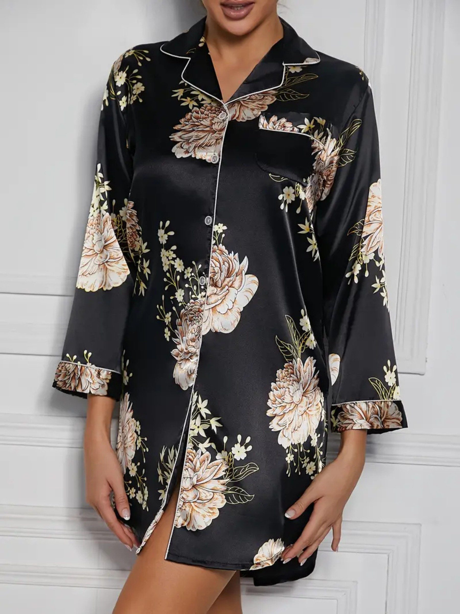 Elegant Love Nachthemd Damen Morgenmantel aus Satin – Elegant mit Blumenmus günstig online kaufen